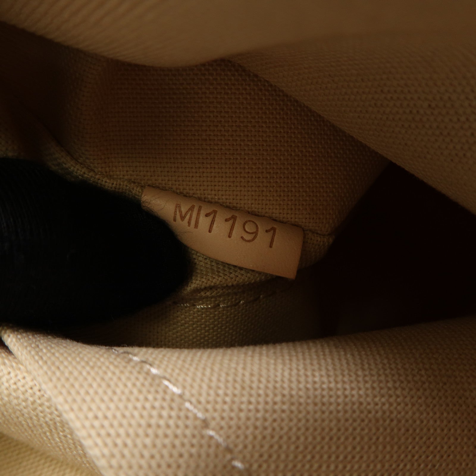 LOUIS VUITTON Damier Azur Siracusa金扣肩背袋白色