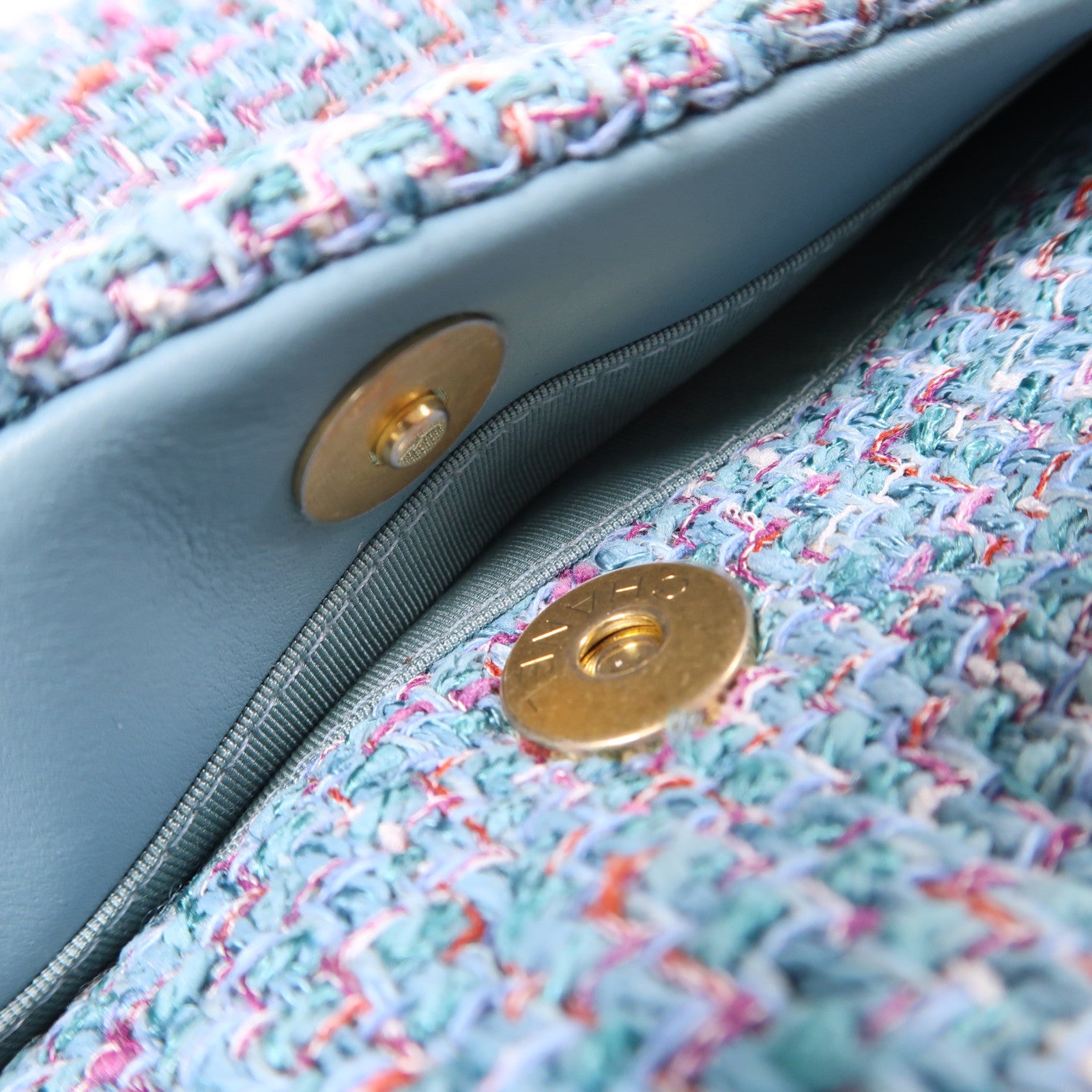 CHANEL 斜紋軟呢Shoulder Bag金扣鏈帶肩背袋