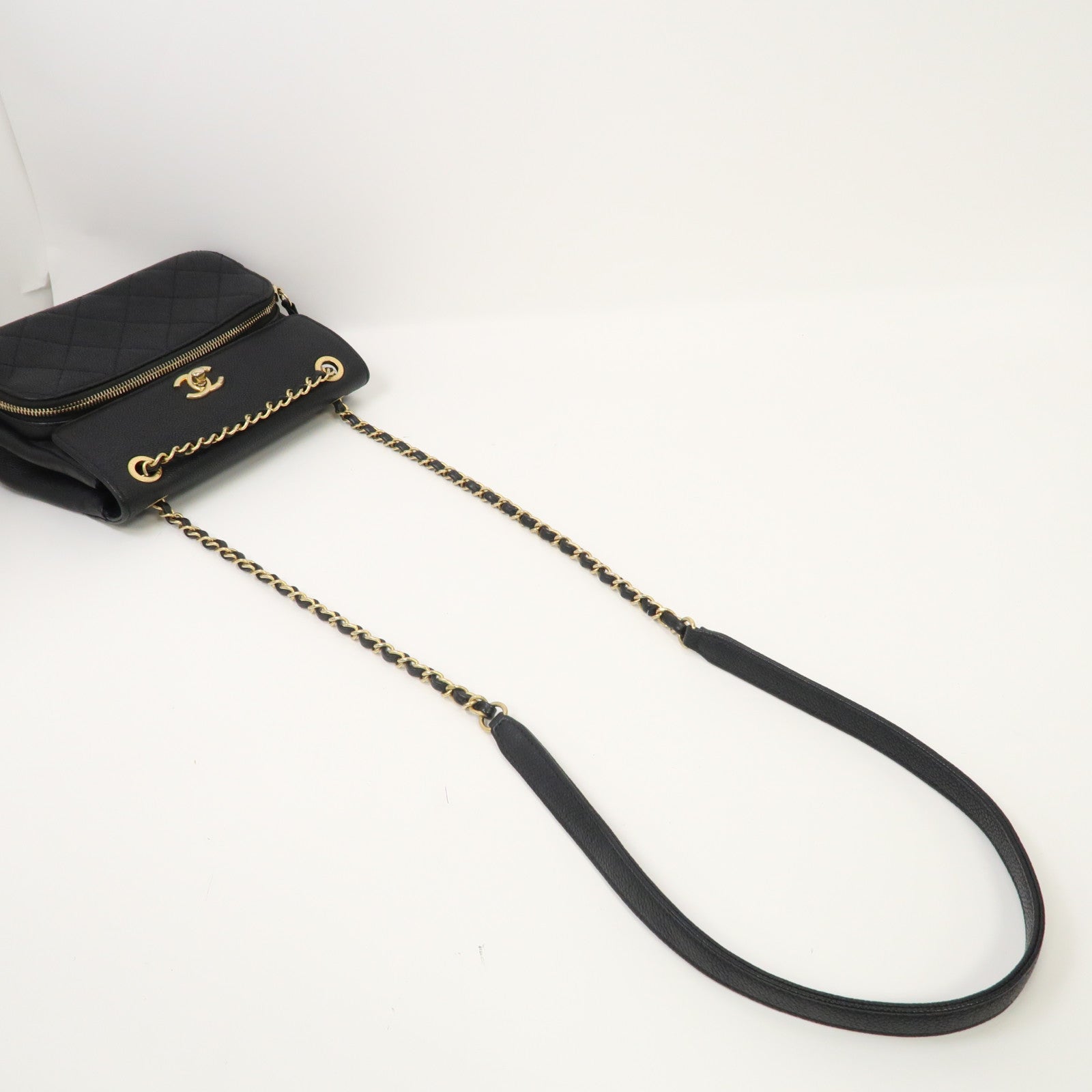 CHANEL 菱格Caviar皮革Chain Shoulder Bag金扣鏈帶肩背袋黑色