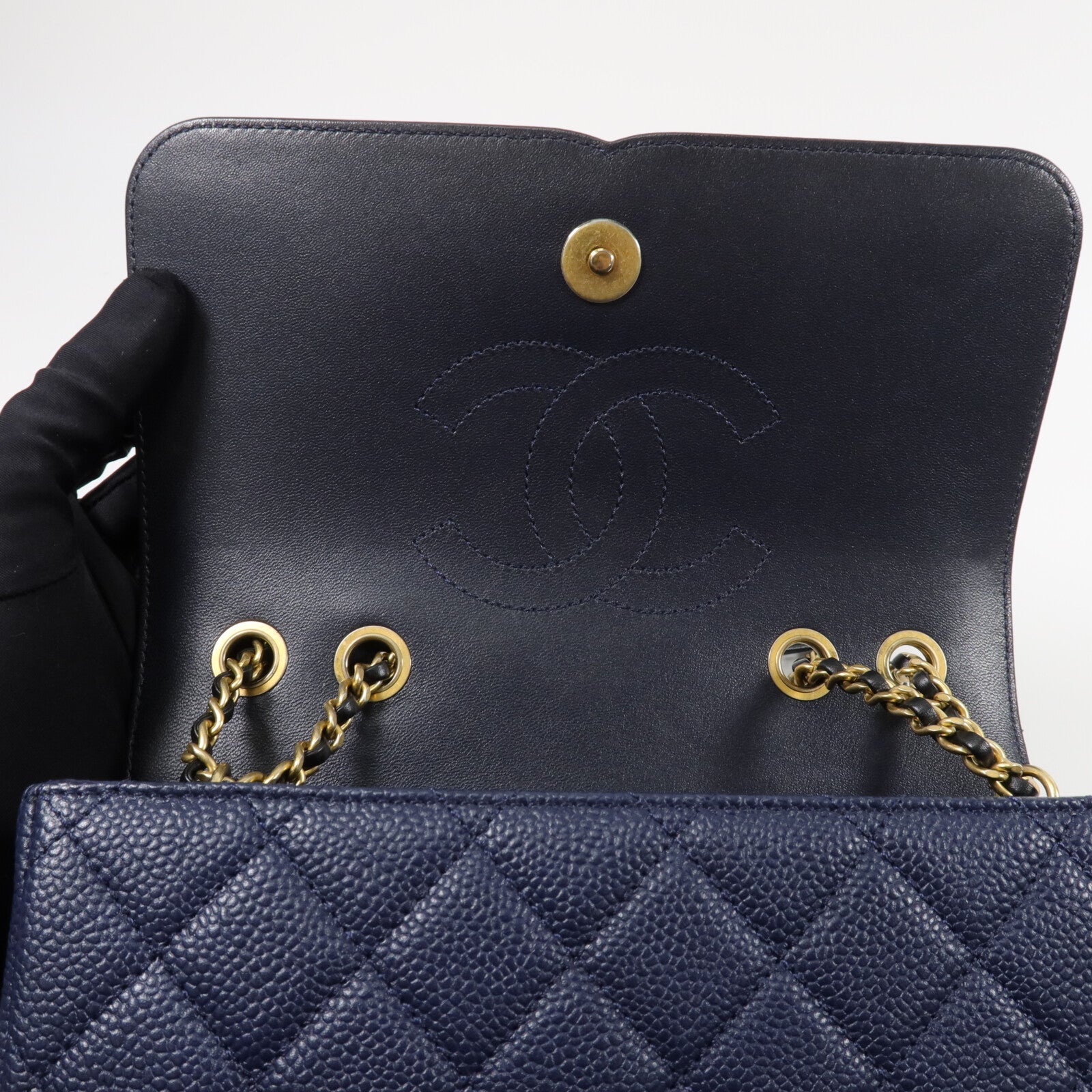 CHANEL 牛皮皮革CC Filigree Small Flap Bag鏈帶肩背袋