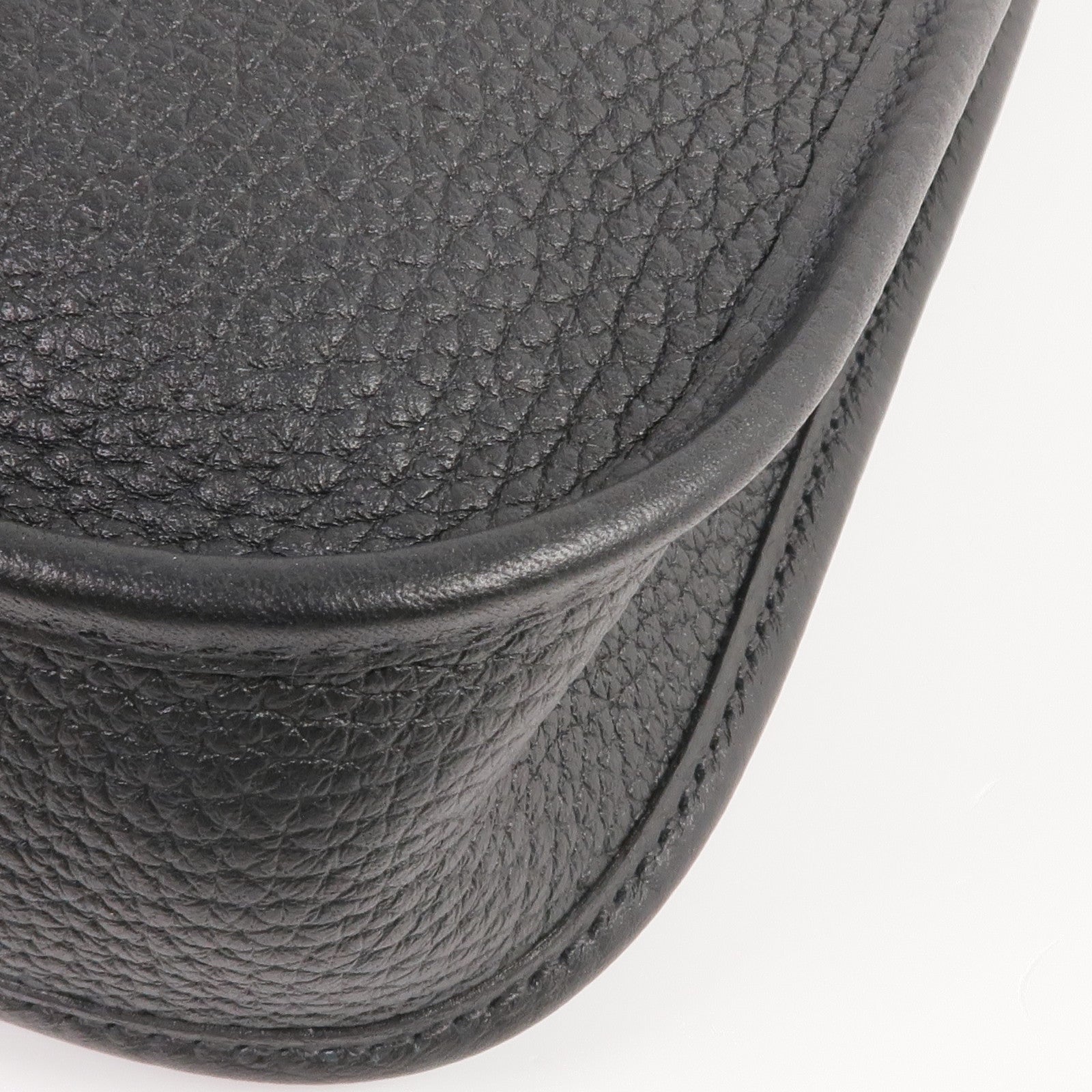 HERMES Clemence皮革Evelyne TPM銀扣肩背袋Noir