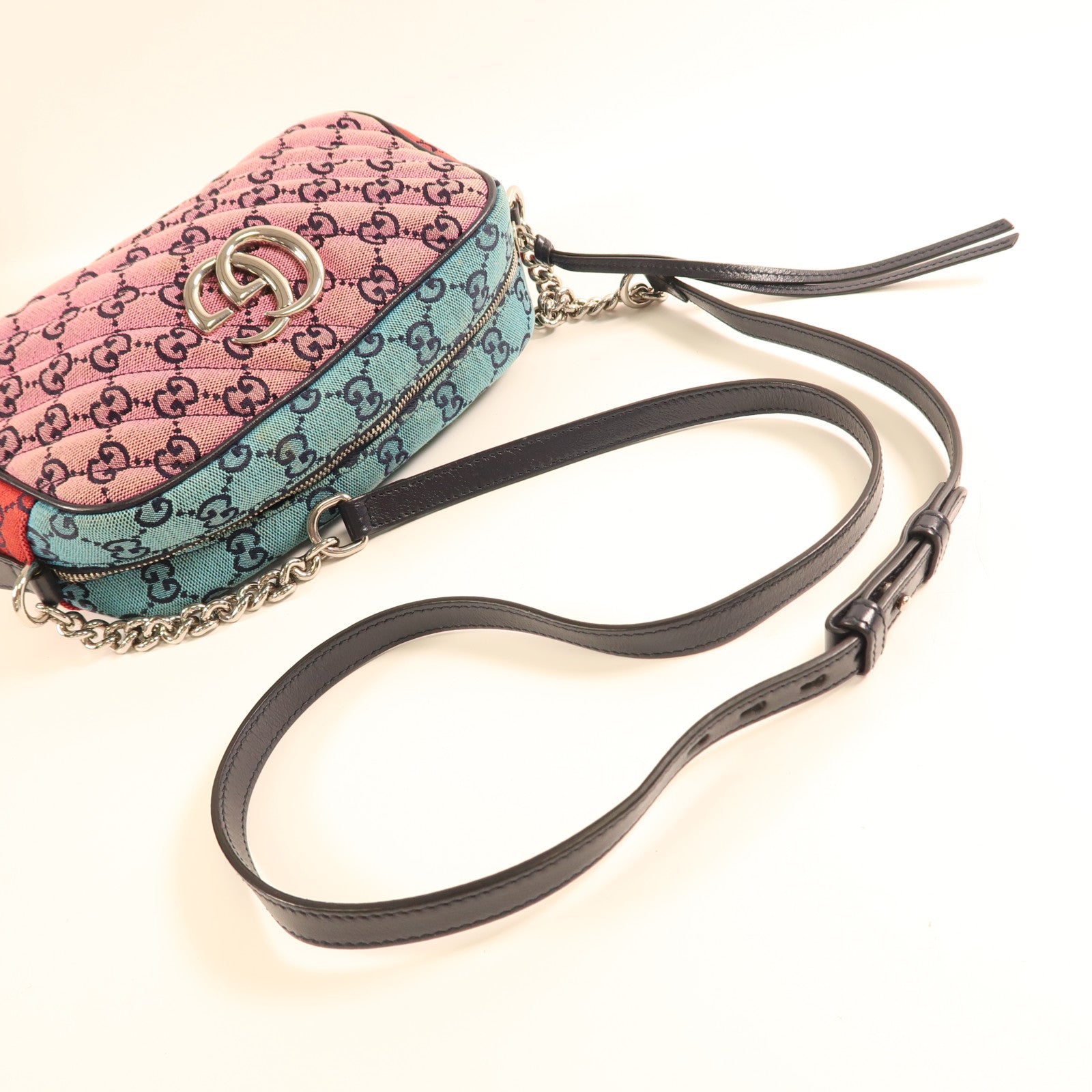 GUCCI 帆布GG Marmont銀扣肩背袋