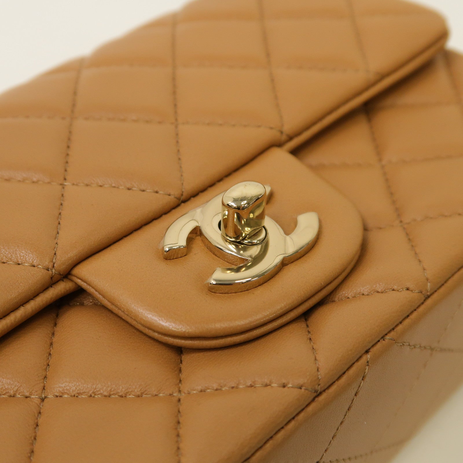 CHANEL 菱格羊皮皮革Classic 20金扣肩背袋啡色