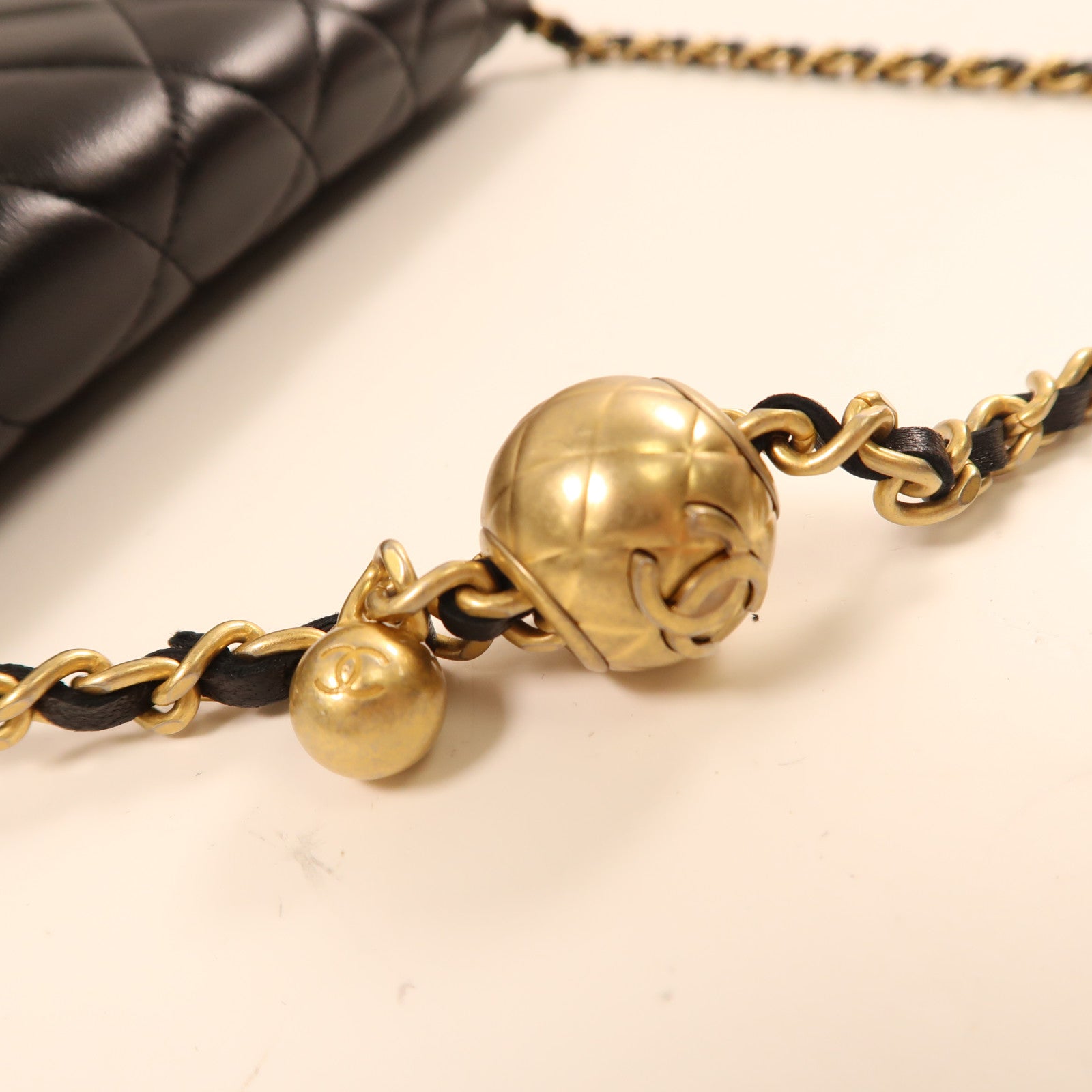 CHANEL 羊皮皮革Wallet On Chain金扣鏈帶肩背袋黑色
