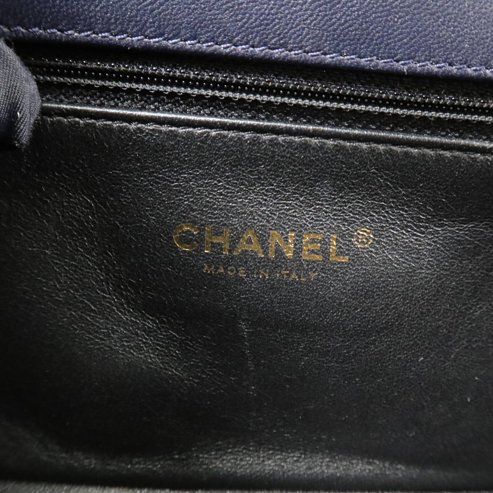 CHANEL 牛皮皮革CC Filigree Small Flap Bag鏈帶肩背袋