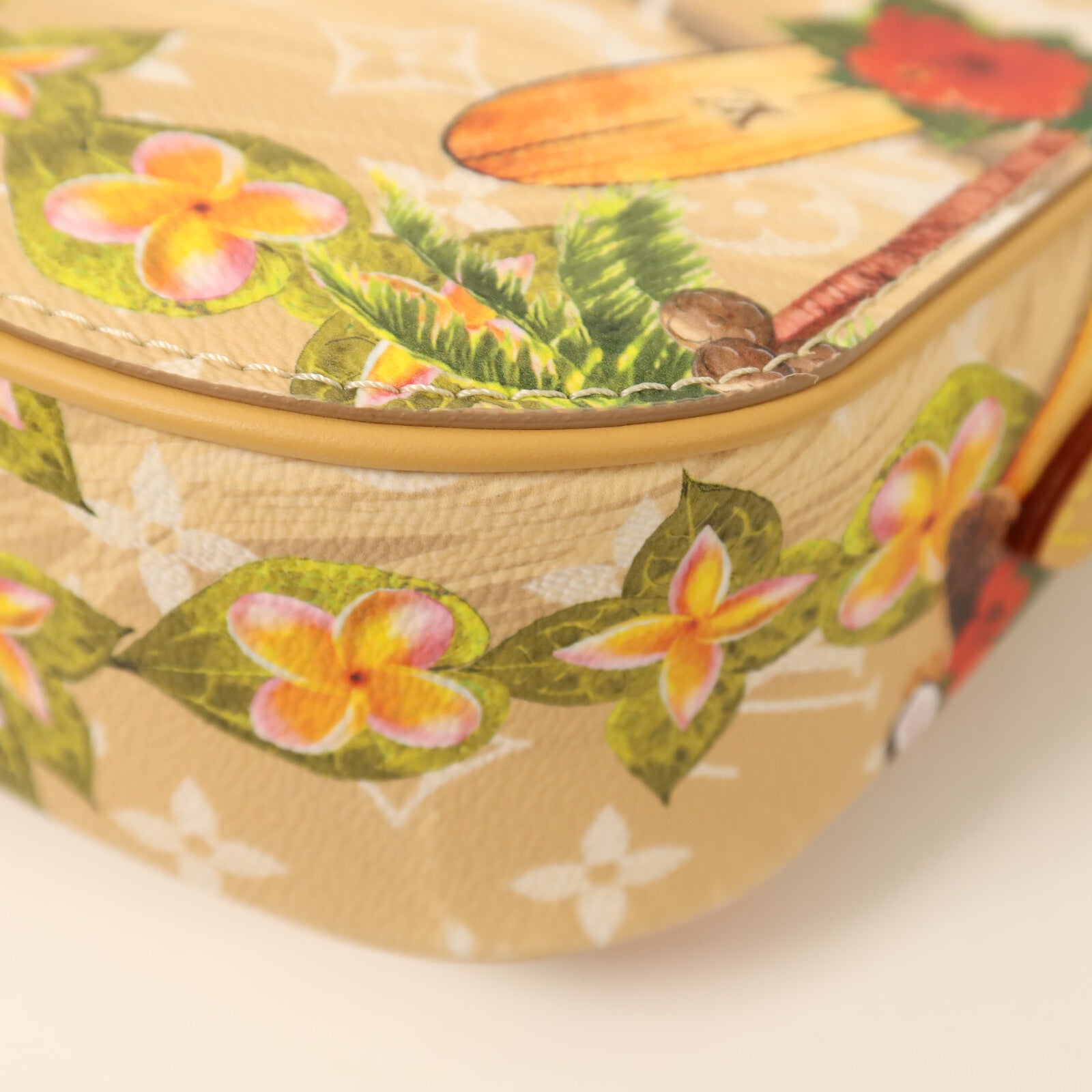 LOUIS VUITTON Monogram Surfin Sand Montsouris金扣肩背袋