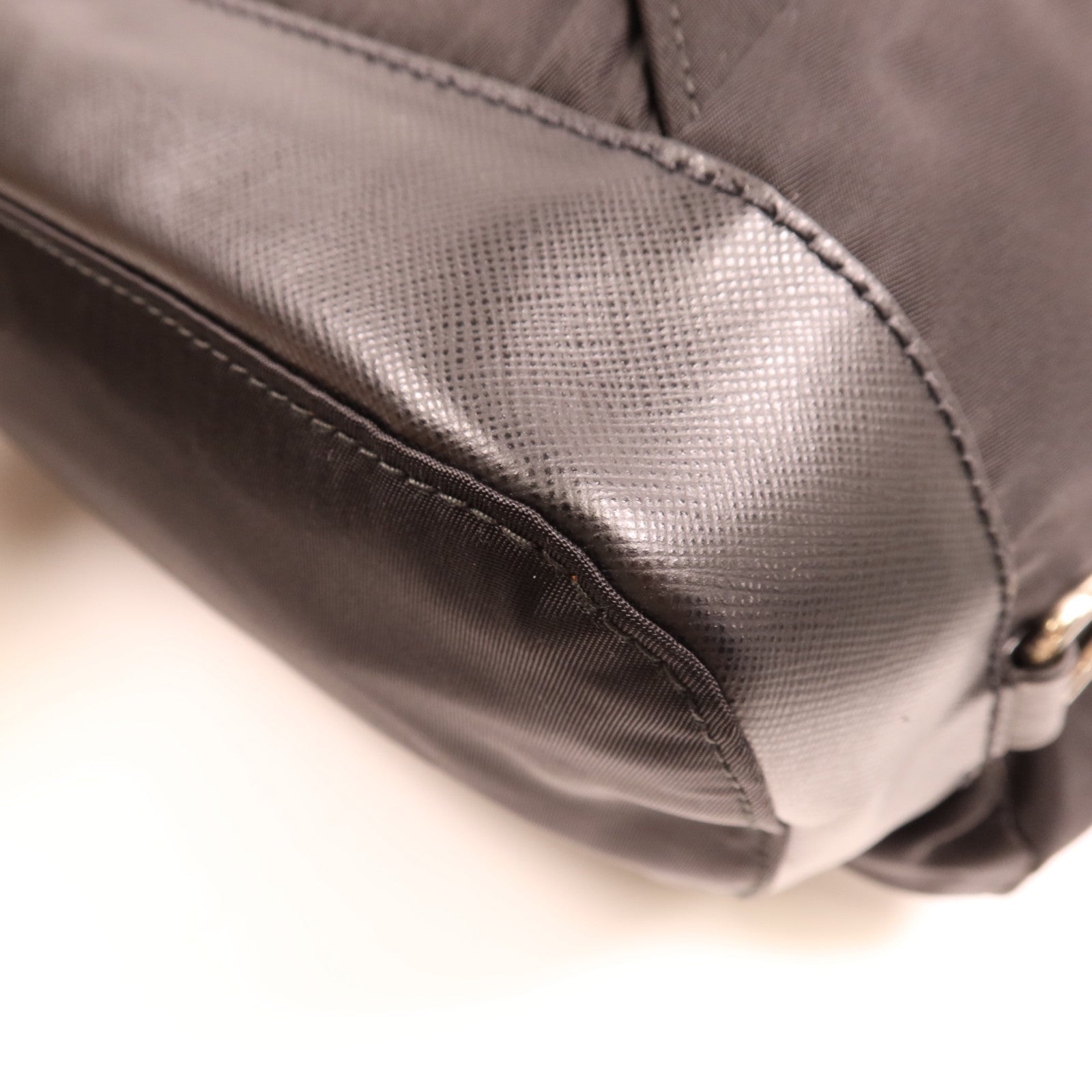 PRADA 尼龍Rucksack銀扣背包