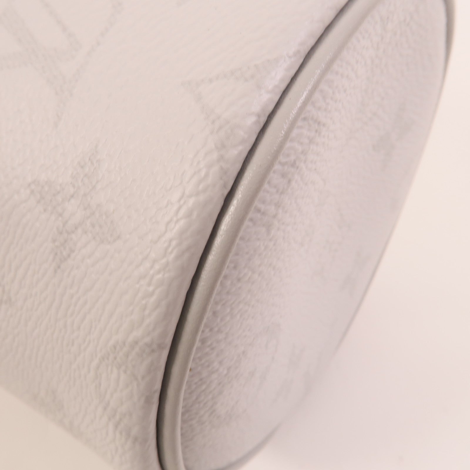 LOUIS VUITTON White Monogram Chalk Nano銀扣肩背袋白色/灰色