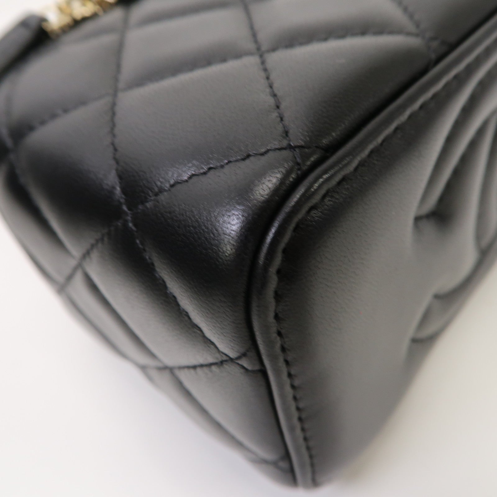CHANEL 菱格羊皮皮革Small Vanity Case金扣手挽肩背兩用袋黑色