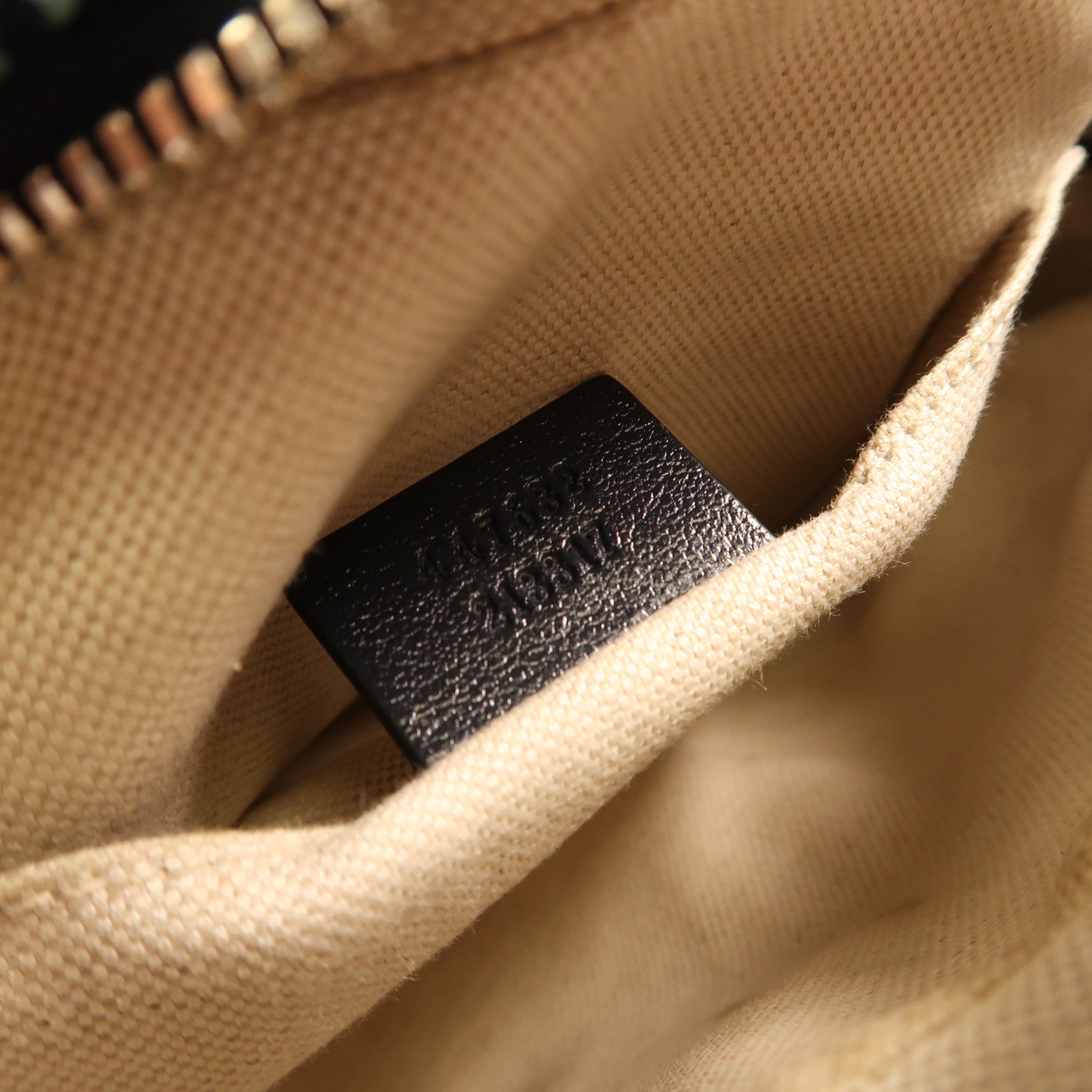 GUCCI 帆布GG Marmont銀扣肩背袋