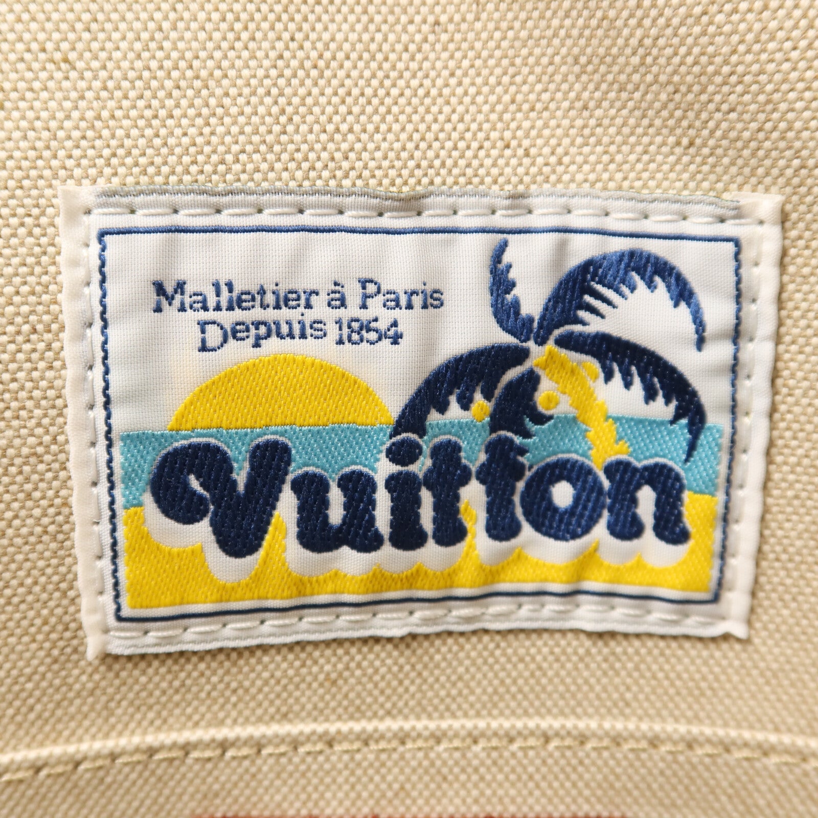 LOUIS VUITTON Monogram Surfin Sand Montsouris金扣肩背袋
