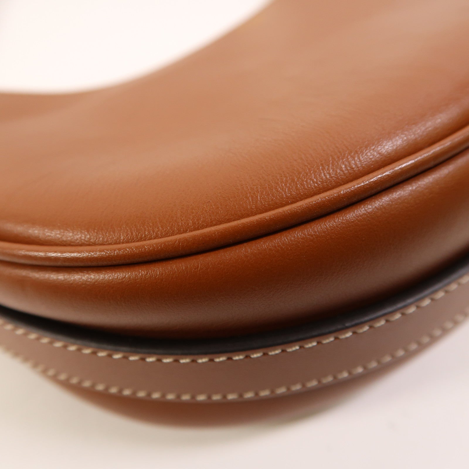 CELINE 牛皮皮革Ava金扣肩背袋