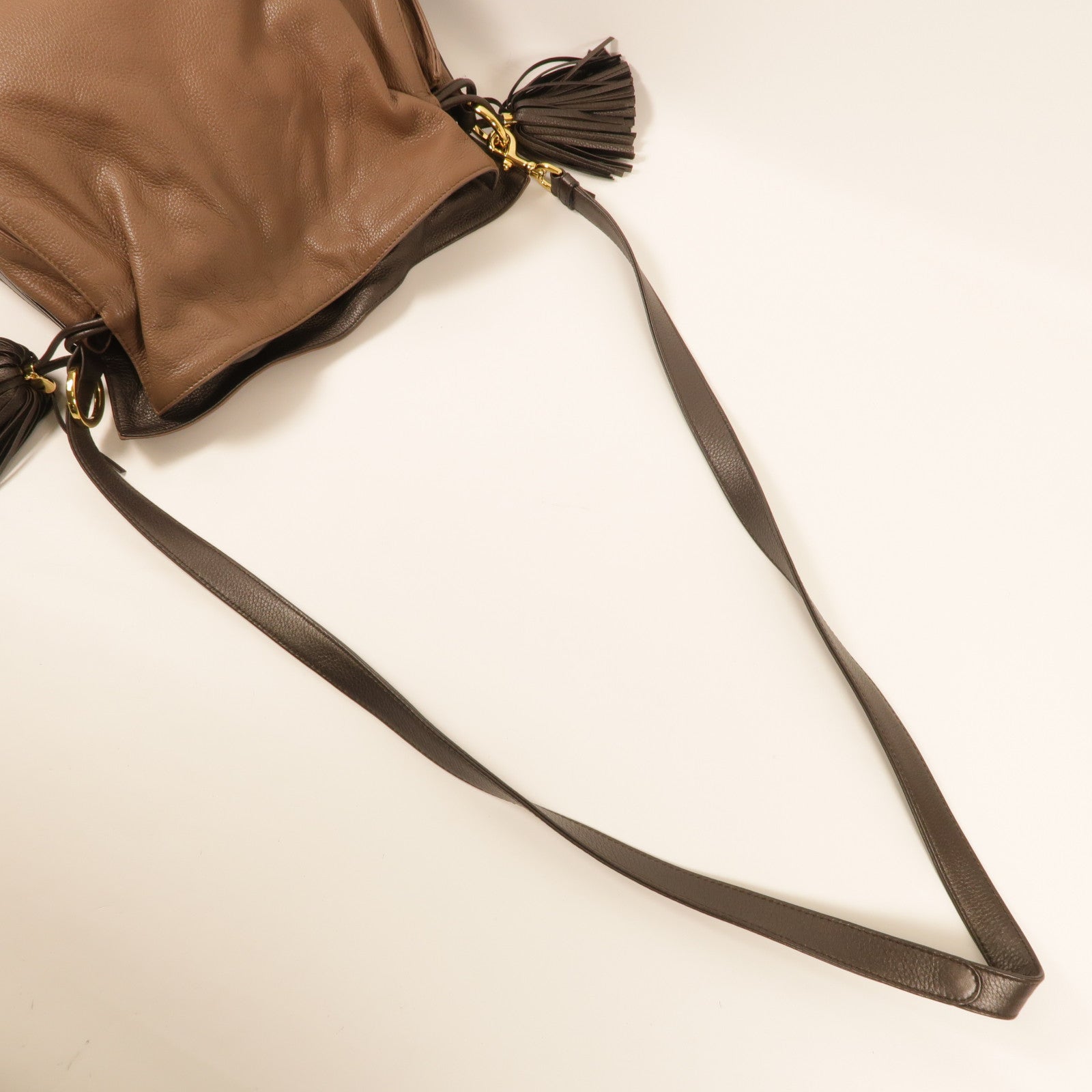 LOEWE 牛皮皮革Flamenco金扣肩背袋