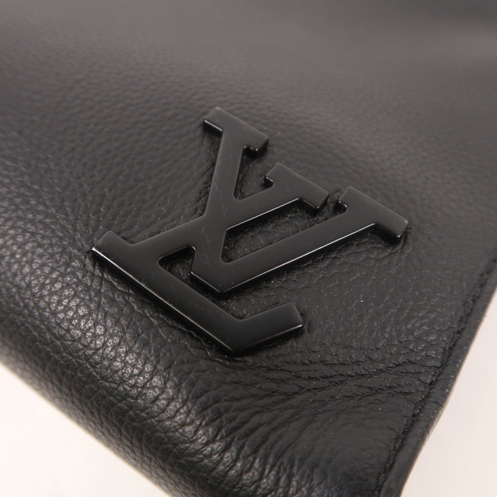 LOUIS VUITTON Aerogram Messenger Voyage斜挎包