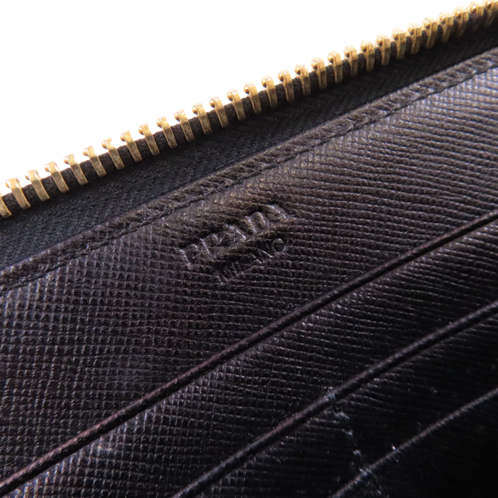 PRADA Saffiano皮革Zip Around Long Wallet金扣拉鏈長錢包啡色