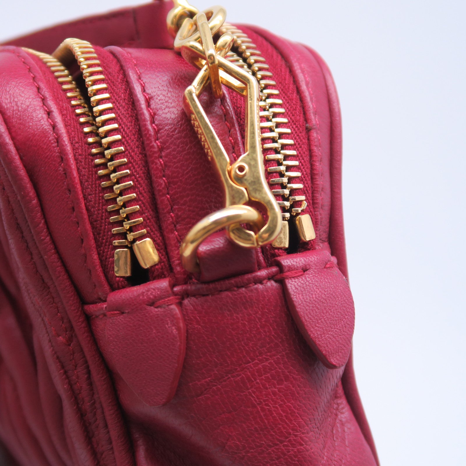 Miu Miu 羊皮皮革Shoulder Bag金扣肩背袋紅色