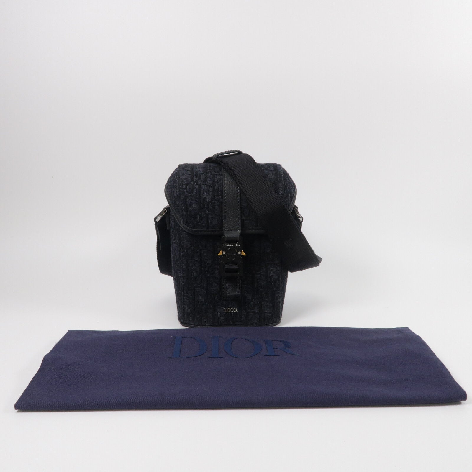 Dior 帆布Hit The Road肩背袋