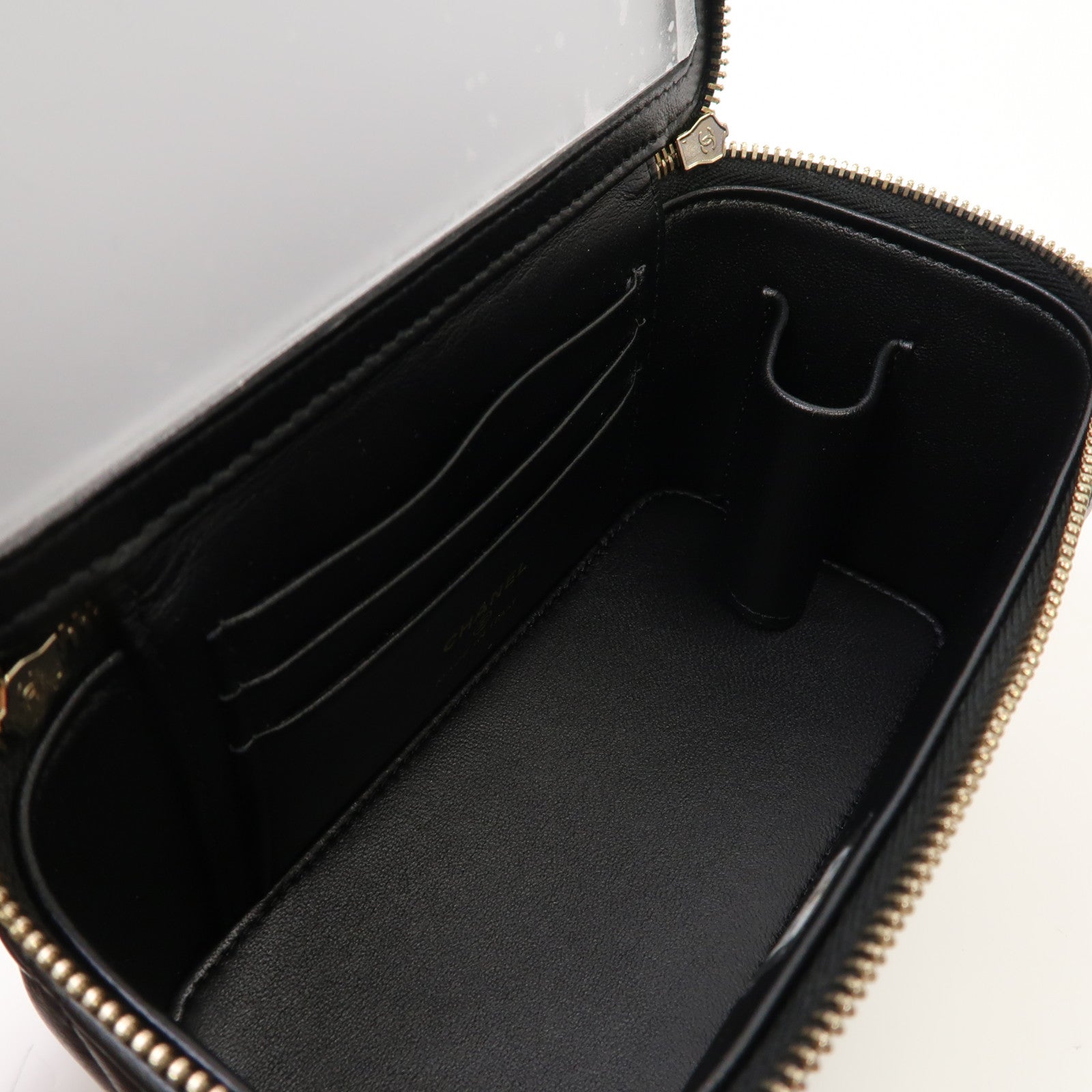 CHANEL 菱格羊皮皮革Small Vanity Case金扣手挽肩背兩用袋黑色