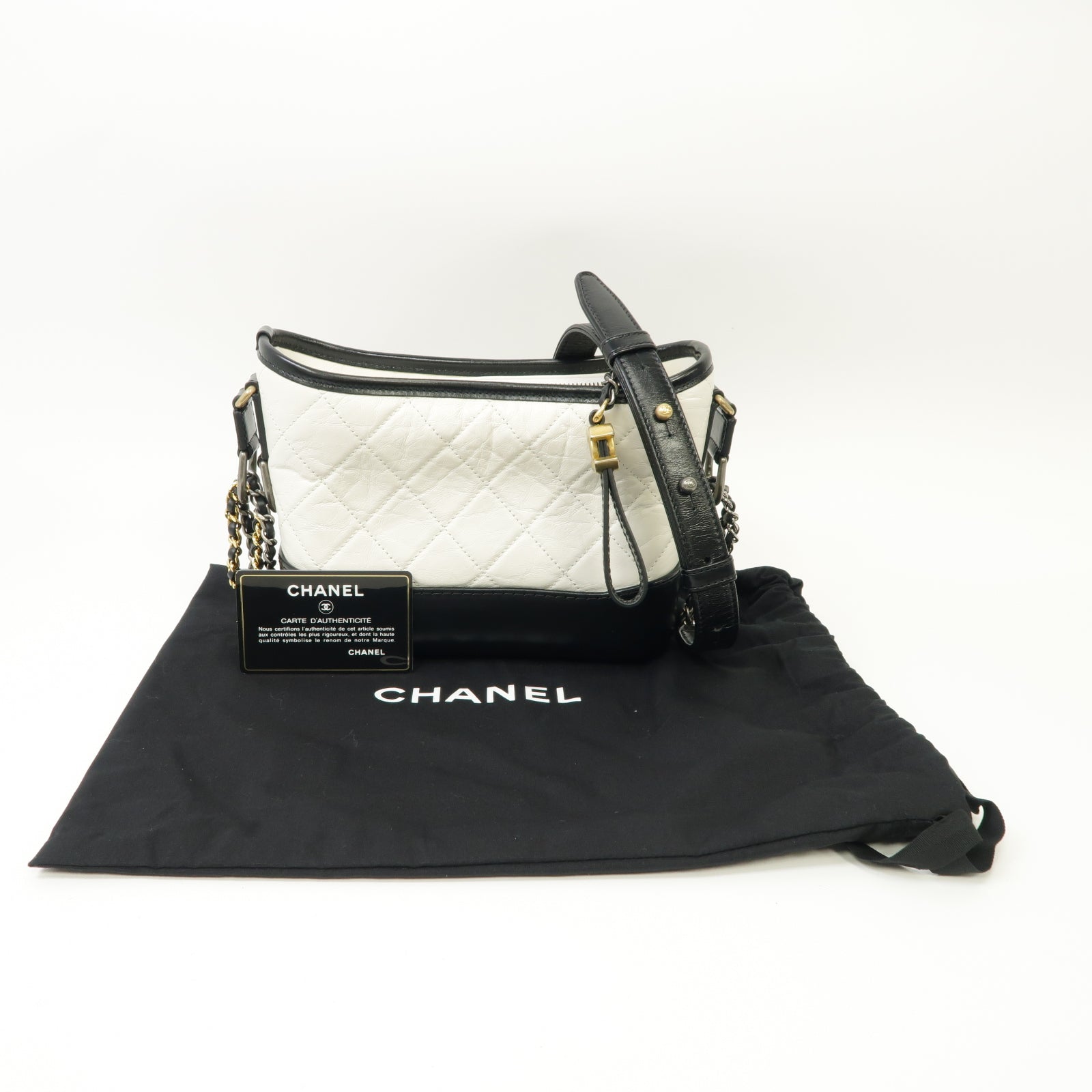 CHANEL 【激減優惠】菱格牛皮皮革Gabrielle Small金/銀扣肩背袋白色/黑色