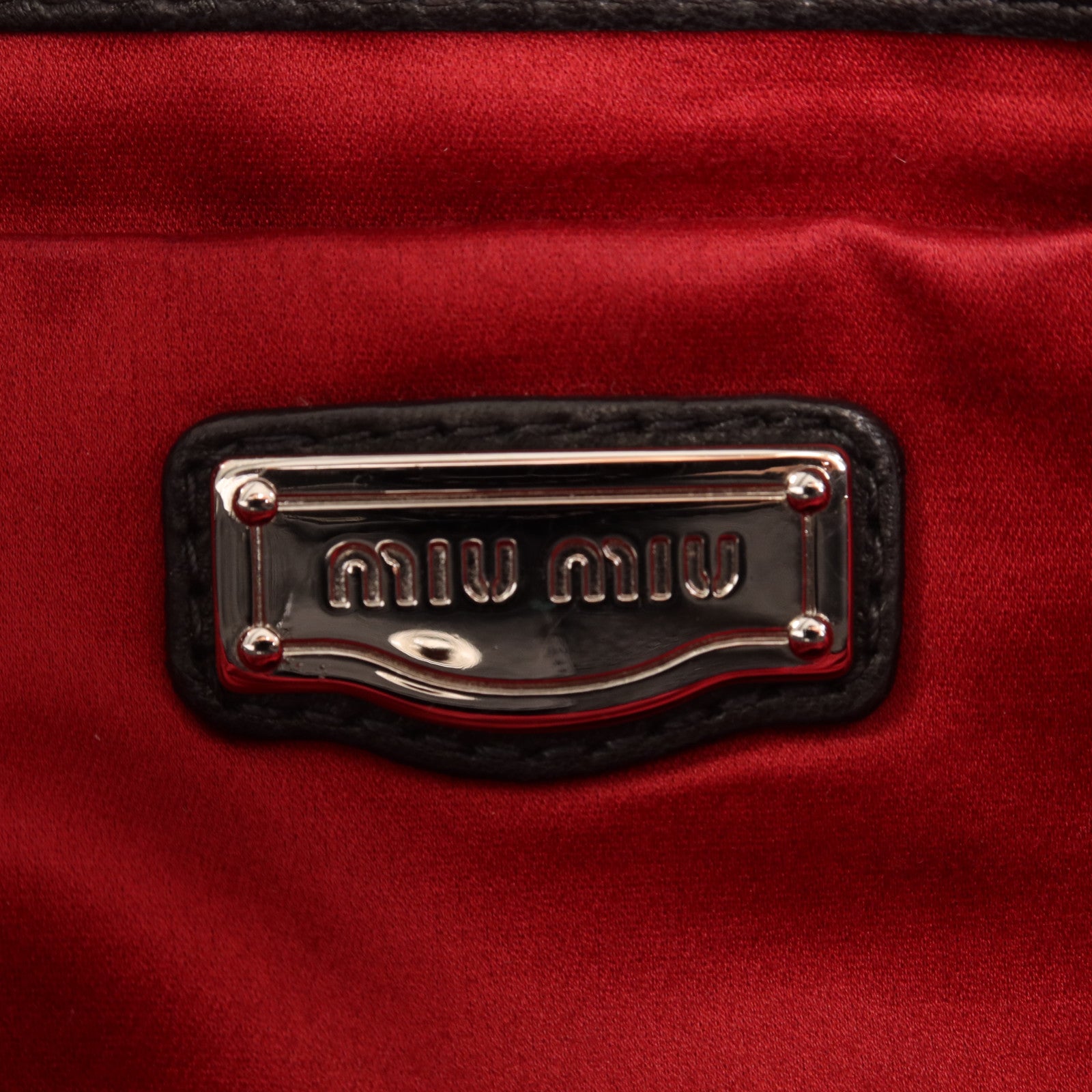 Miu Miu 皮革Shoulder Bag銀扣肩背袋
