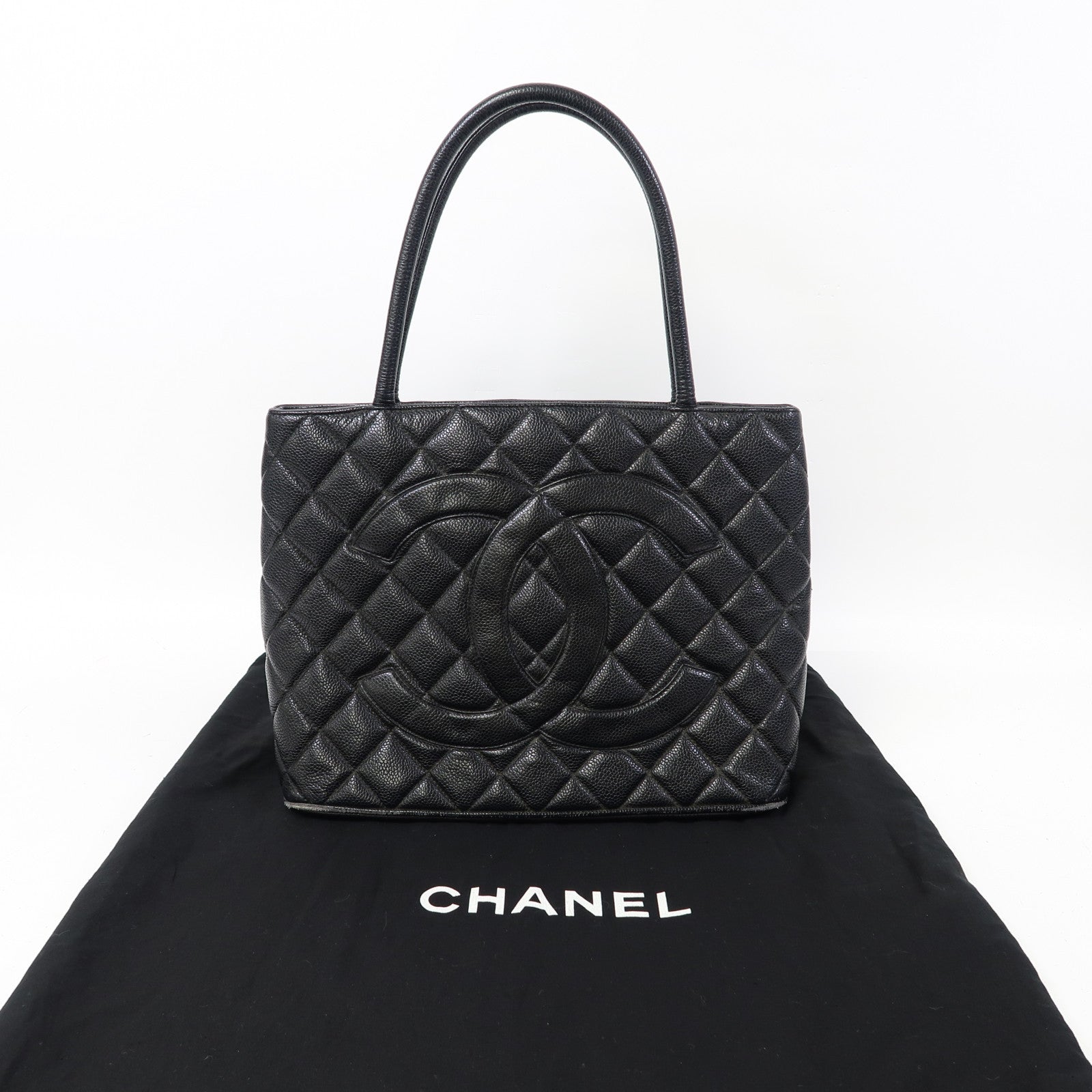 CHANEL 菱格Caviar皮革Vintage Medallion Tote銀扣肩背袋黑色