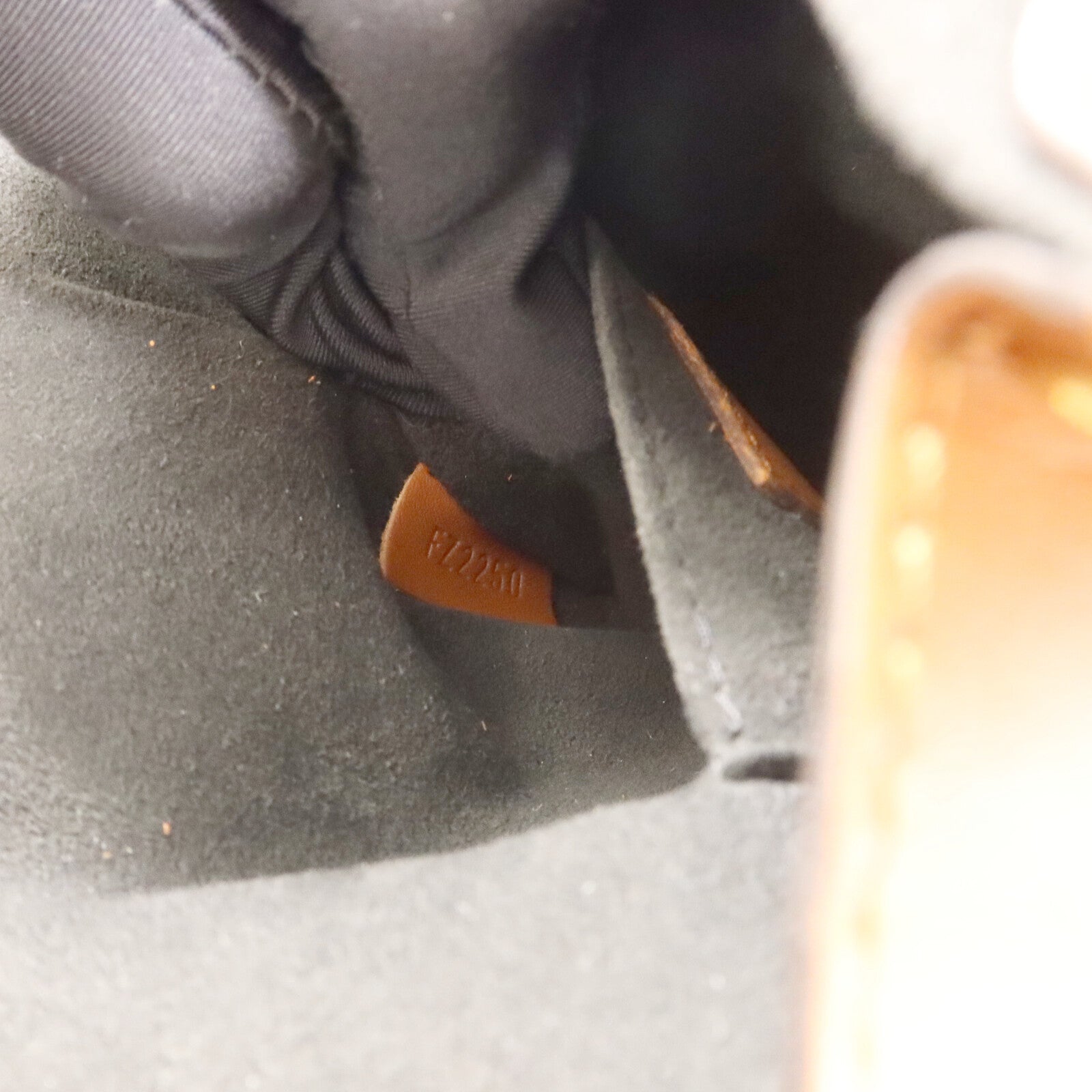 LOUIS VUITTON Monogram Reverse Mini Dauphine肩背袋