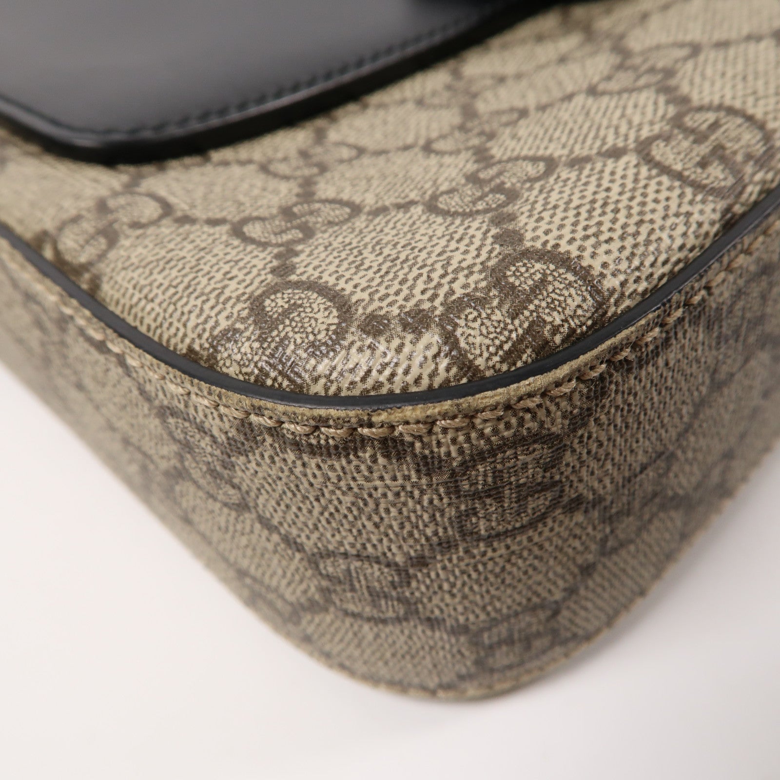 GUCCI 【激減優惠】塗層帆布Shoulder Bag銀扣肩背袋米色/黑色