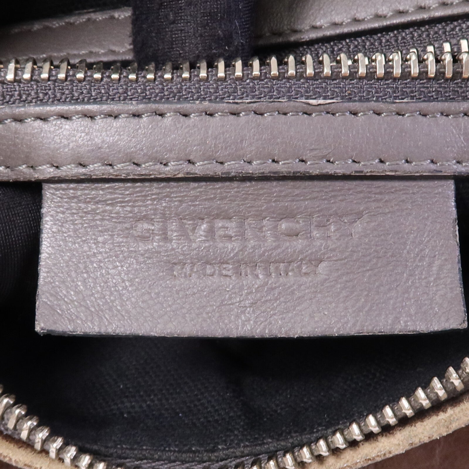 GIVENCHY 牛皮皮革Pandora Mini銀扣肩背袋