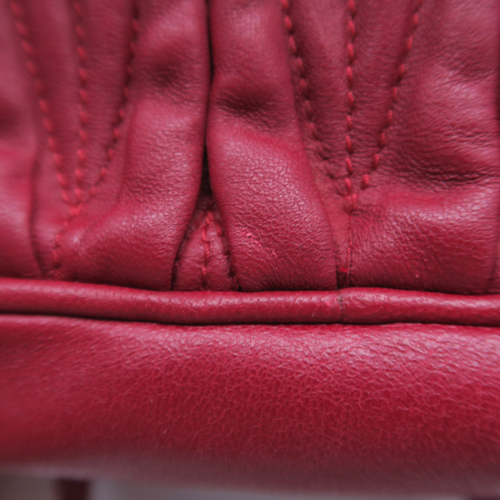 Miu Miu 羊皮皮革Shoulder Bag金扣肩背袋紅色