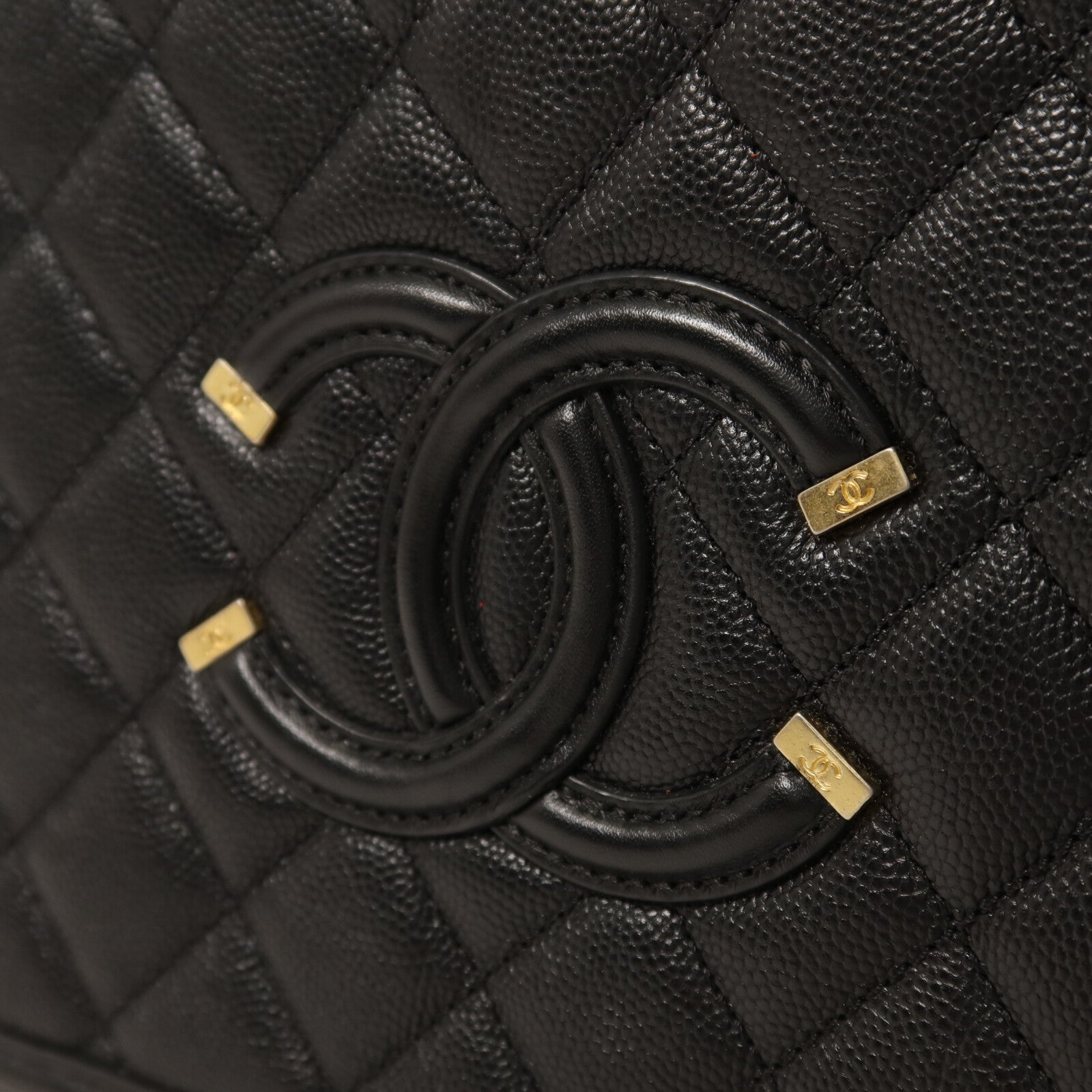CHANEL 牛皮皮革Vanity Case金扣鏈帶肩背袋