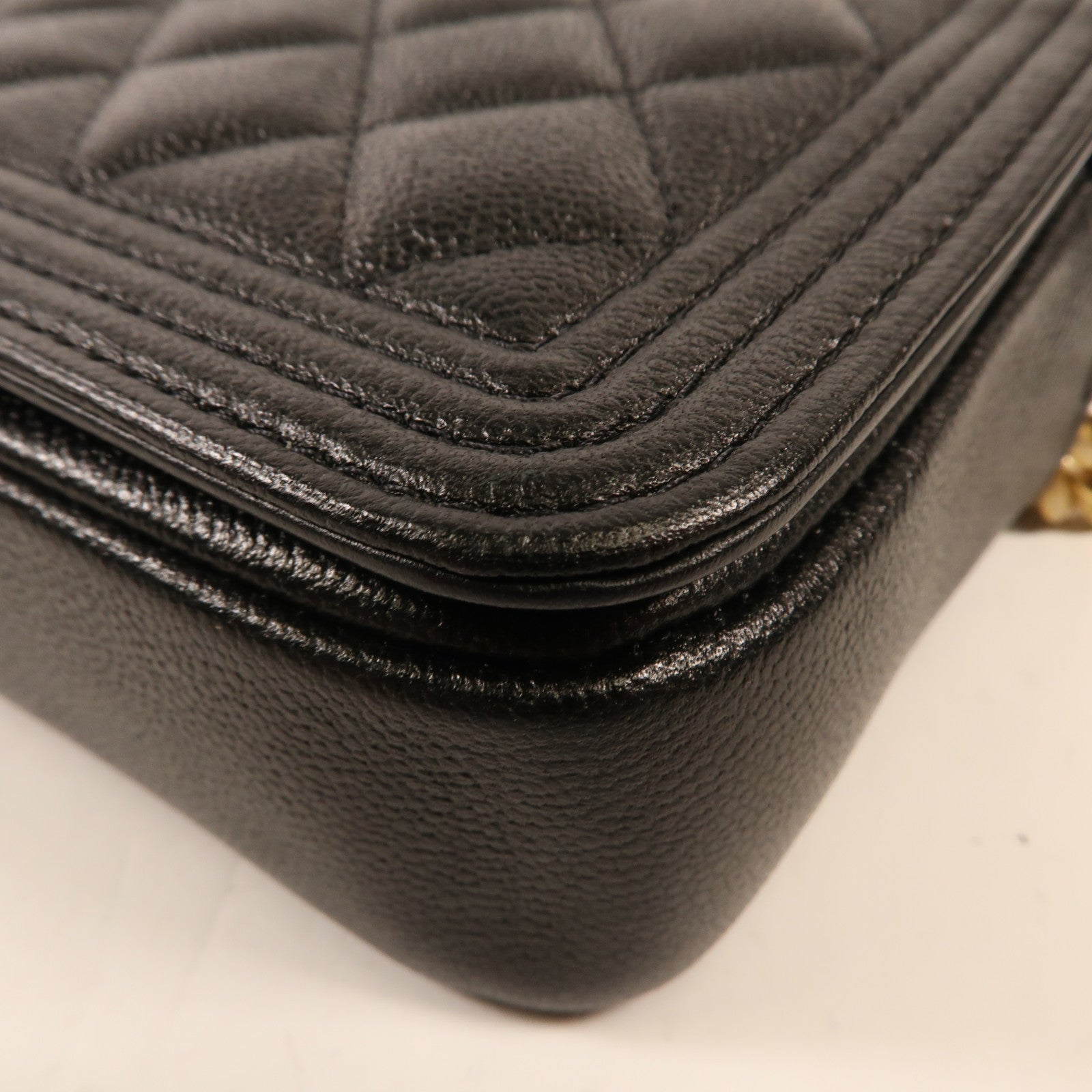 CHANEL 牛皮皮革Boy WOC Wallet On Chain金扣鏈帶肩背袋