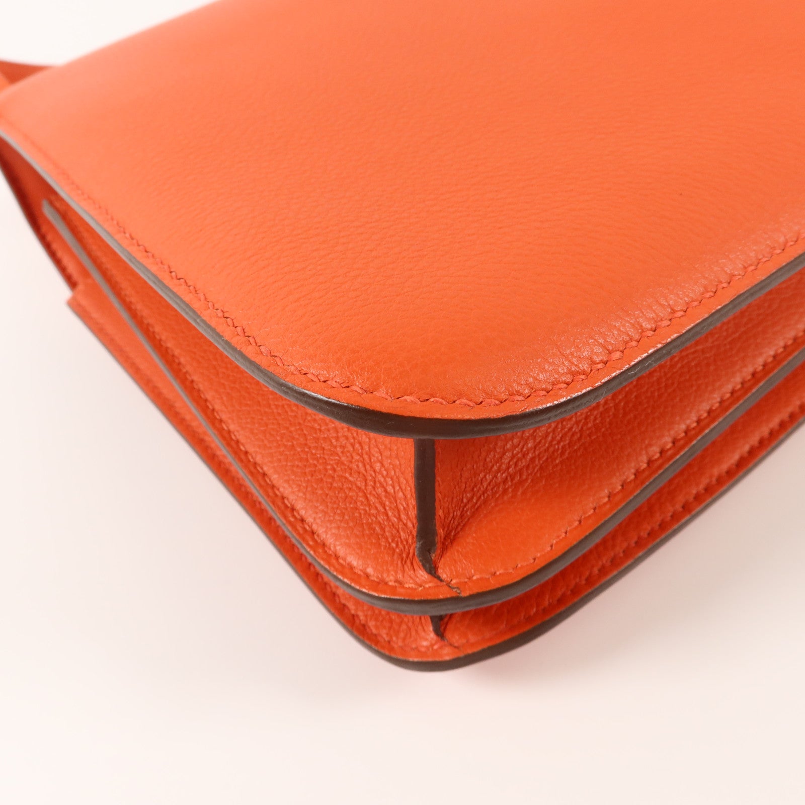 HERMES Evercolor皮革Constance 24肩背袋Feu