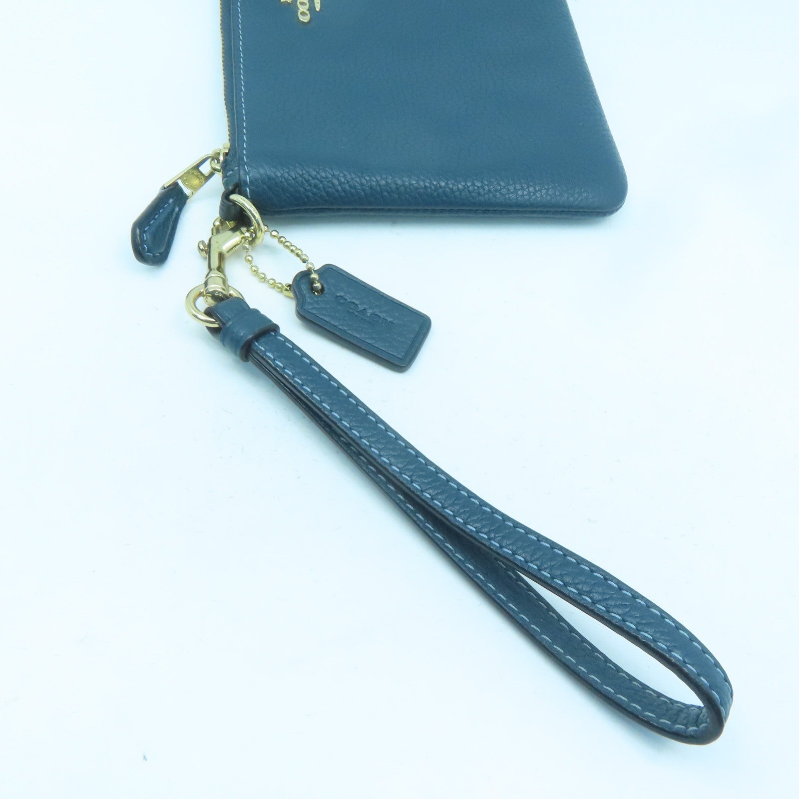 COACH 【激減優惠】牛皮皮革Pouch金扣手拿包綠色