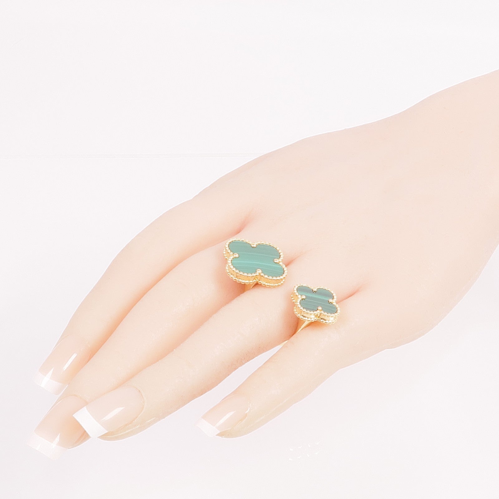Van Cleef & Arpels 18K黃金Magic Alhambra Between the Finger Ring孔雀石戒指VCA#54/US#6.75