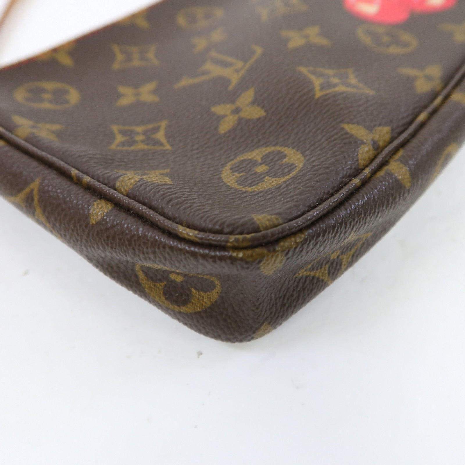 LOUIS VUITTON Monogram Pochette Accessories金扣手拿包啡色