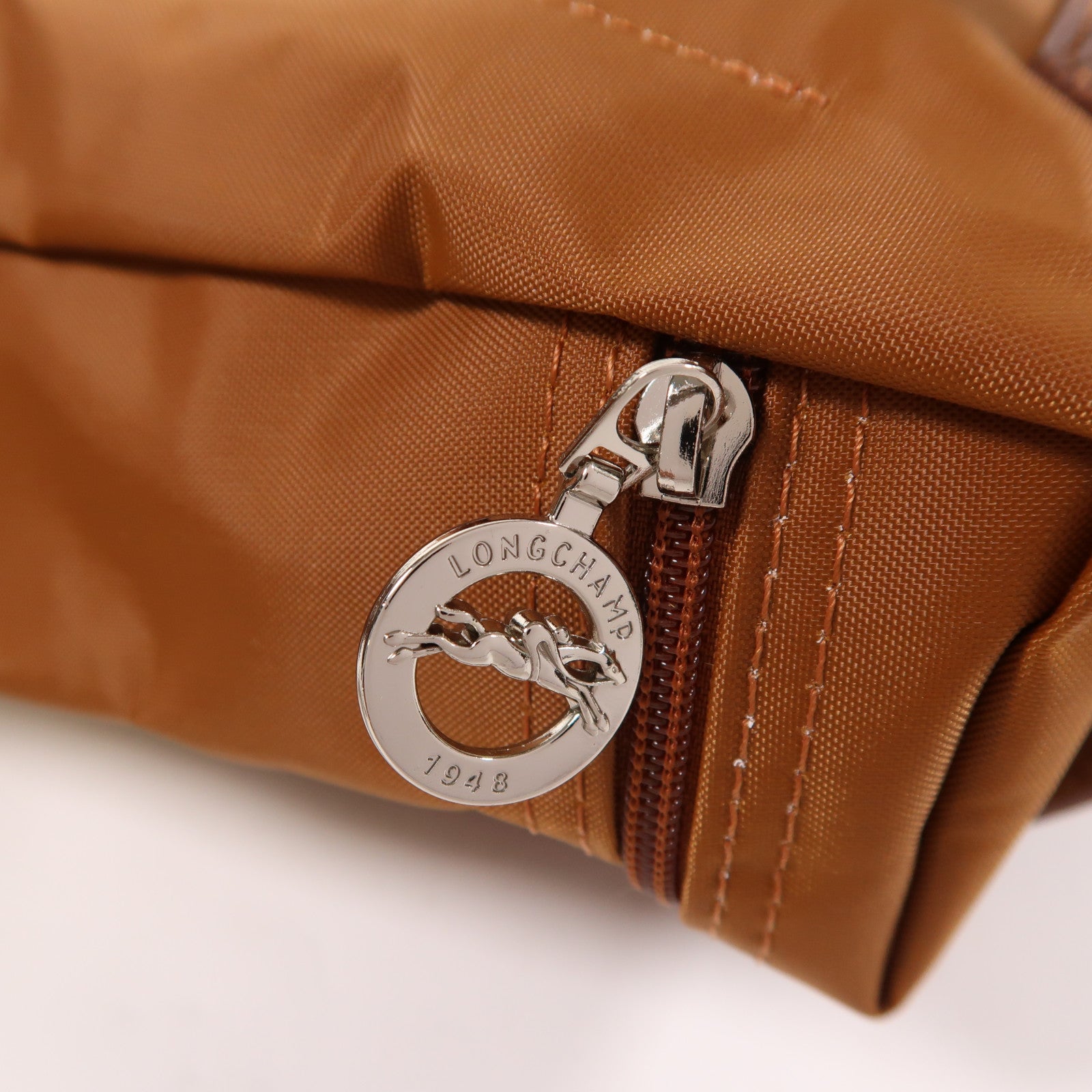 Longchamp 尼龍Backpack銀扣背包