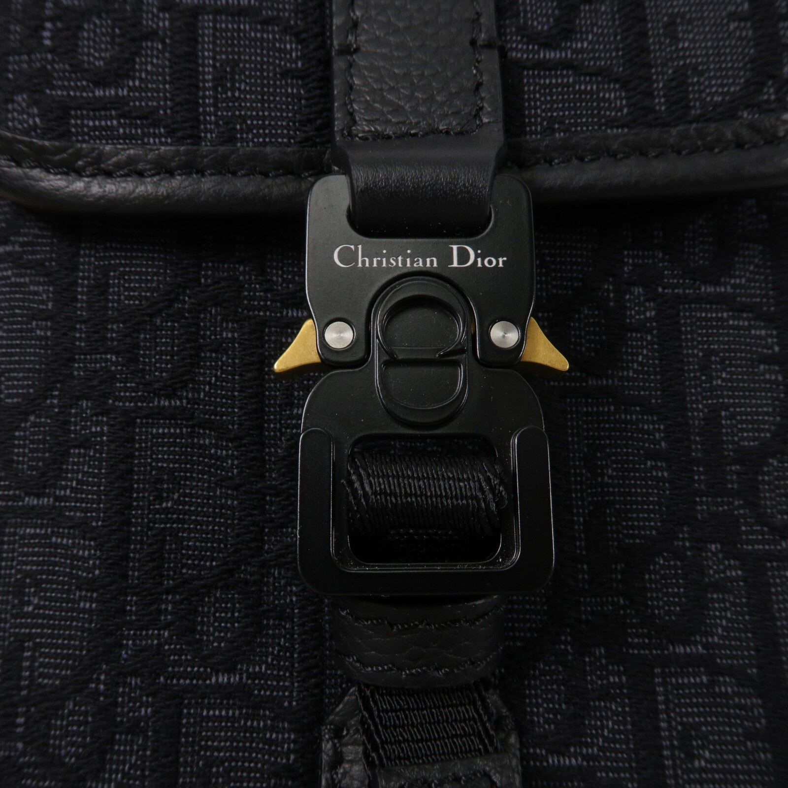 Dior 帆布Hit The Road肩背袋