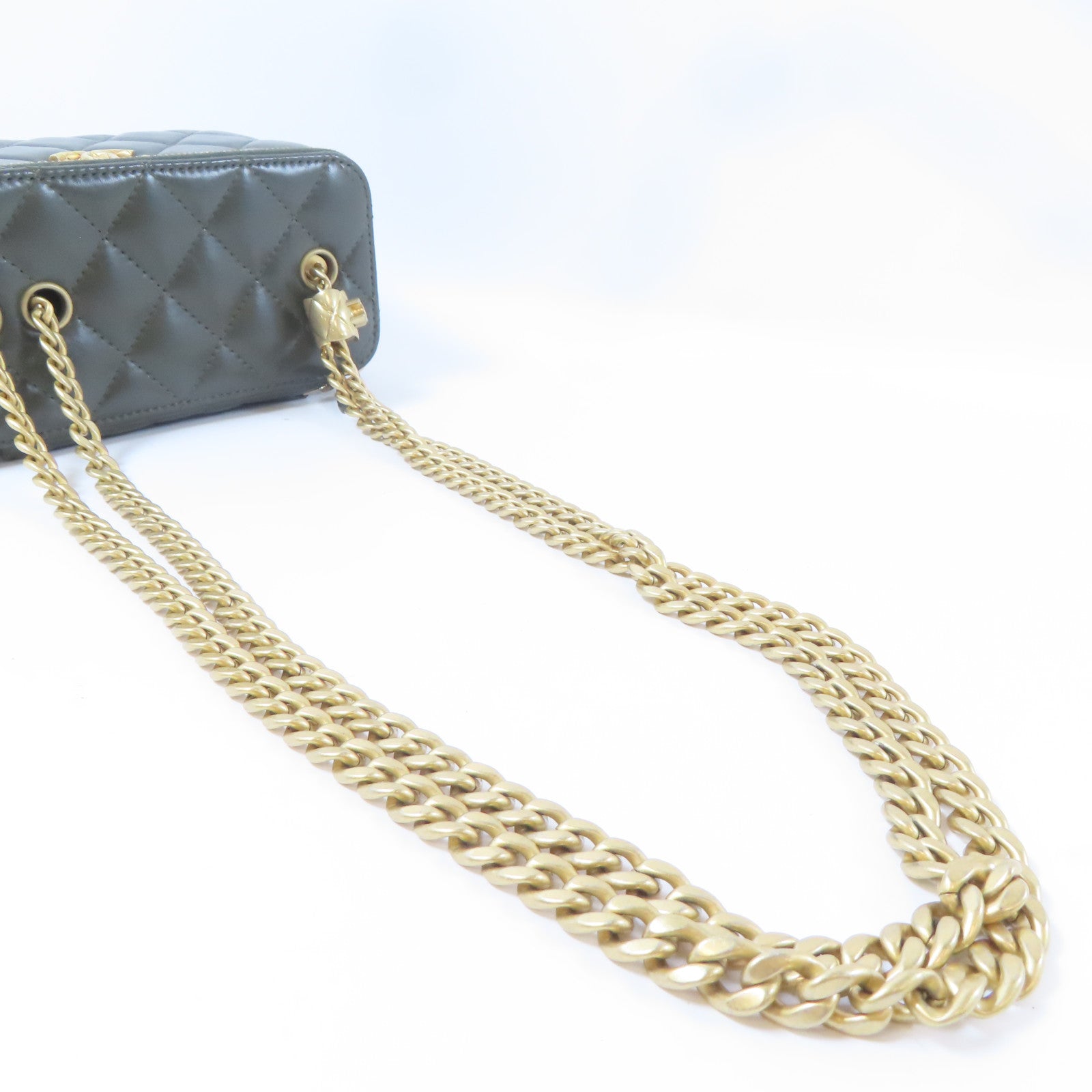 CHANEL 菱格羊皮皮革Vanity Bag金扣鏈帶肩背袋綠色