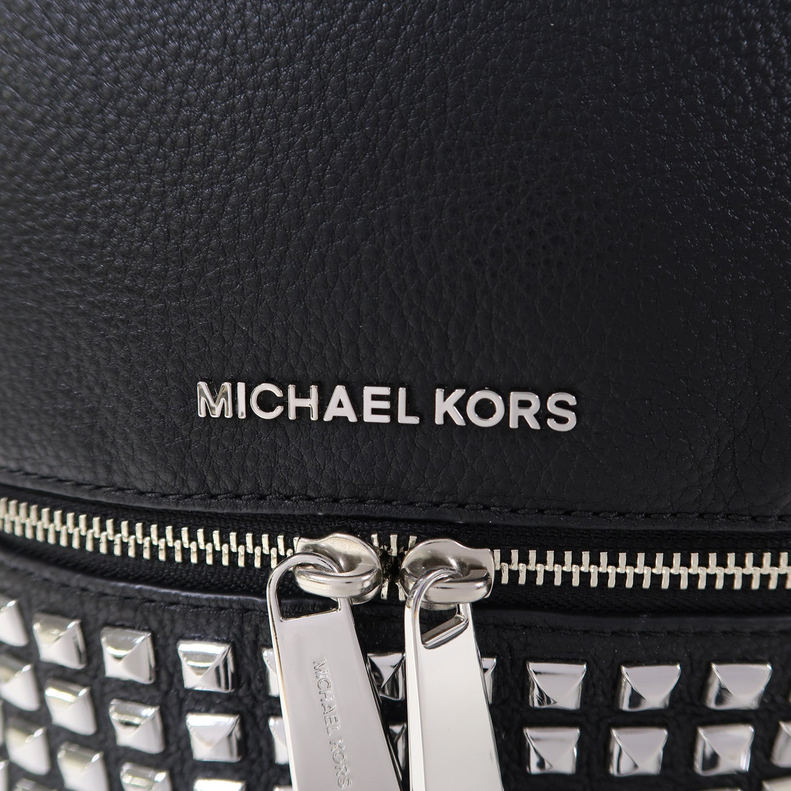 Michael Kors 皮革Backpack銀扣背包黑色