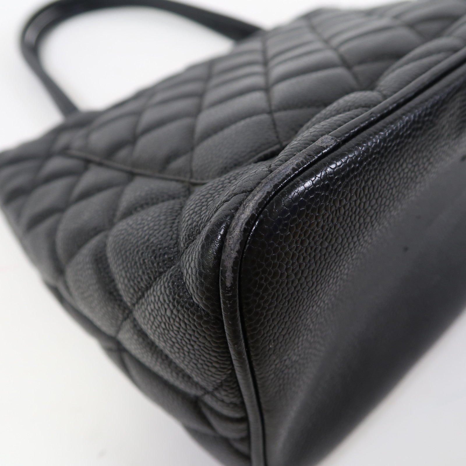 CHANEL 菱格Caviar皮革Vintage Medallion Tote銀扣肩背袋黑色