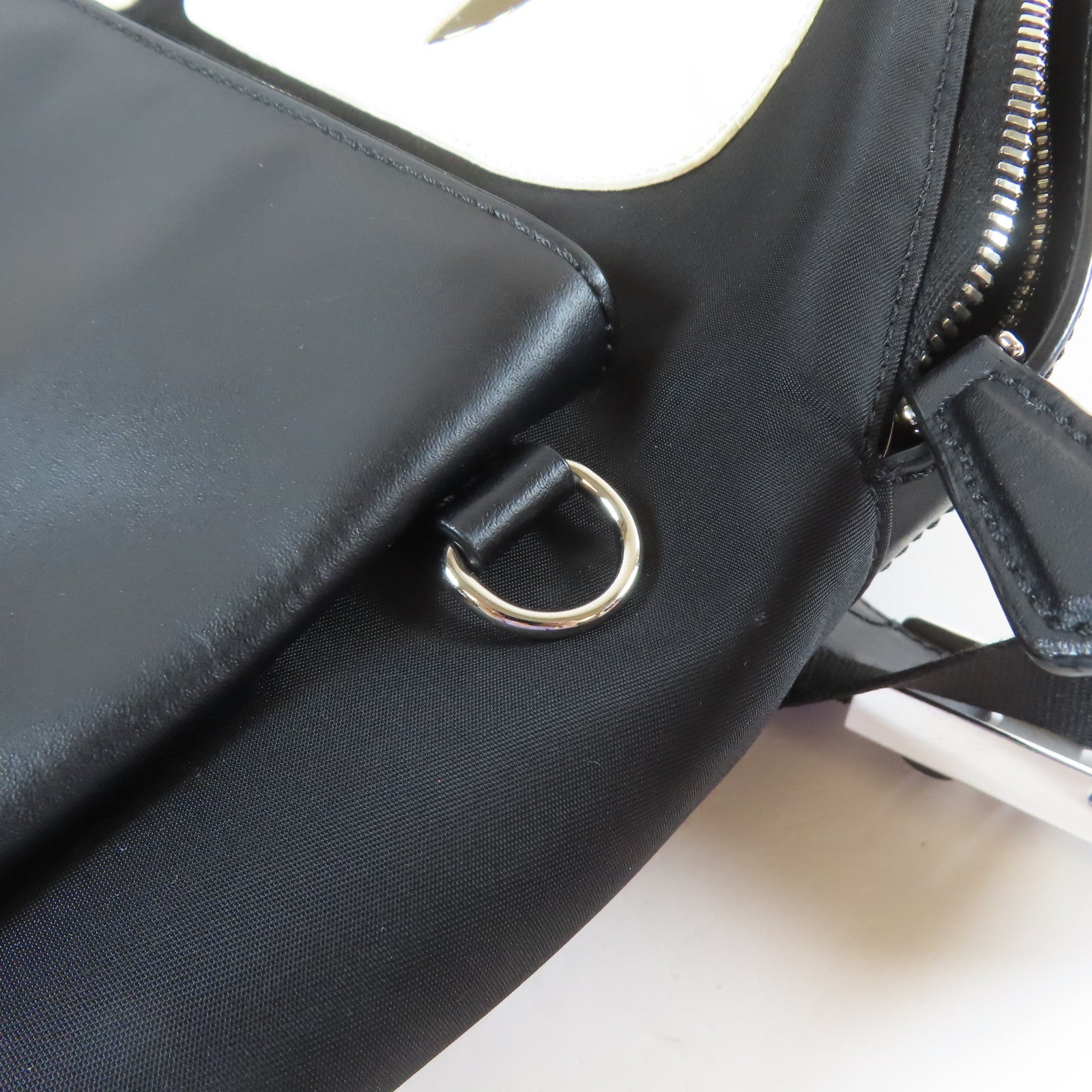 FENDI 牛皮皮革Backpack銀扣背包黑色