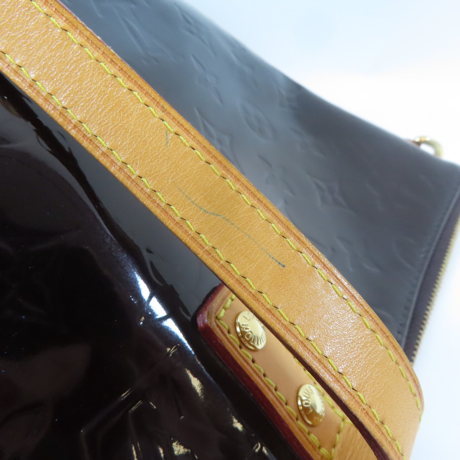 LOUIS VUITTON 【激減優惠】Vernis Bellevue GM金扣手挽袋酒紅色