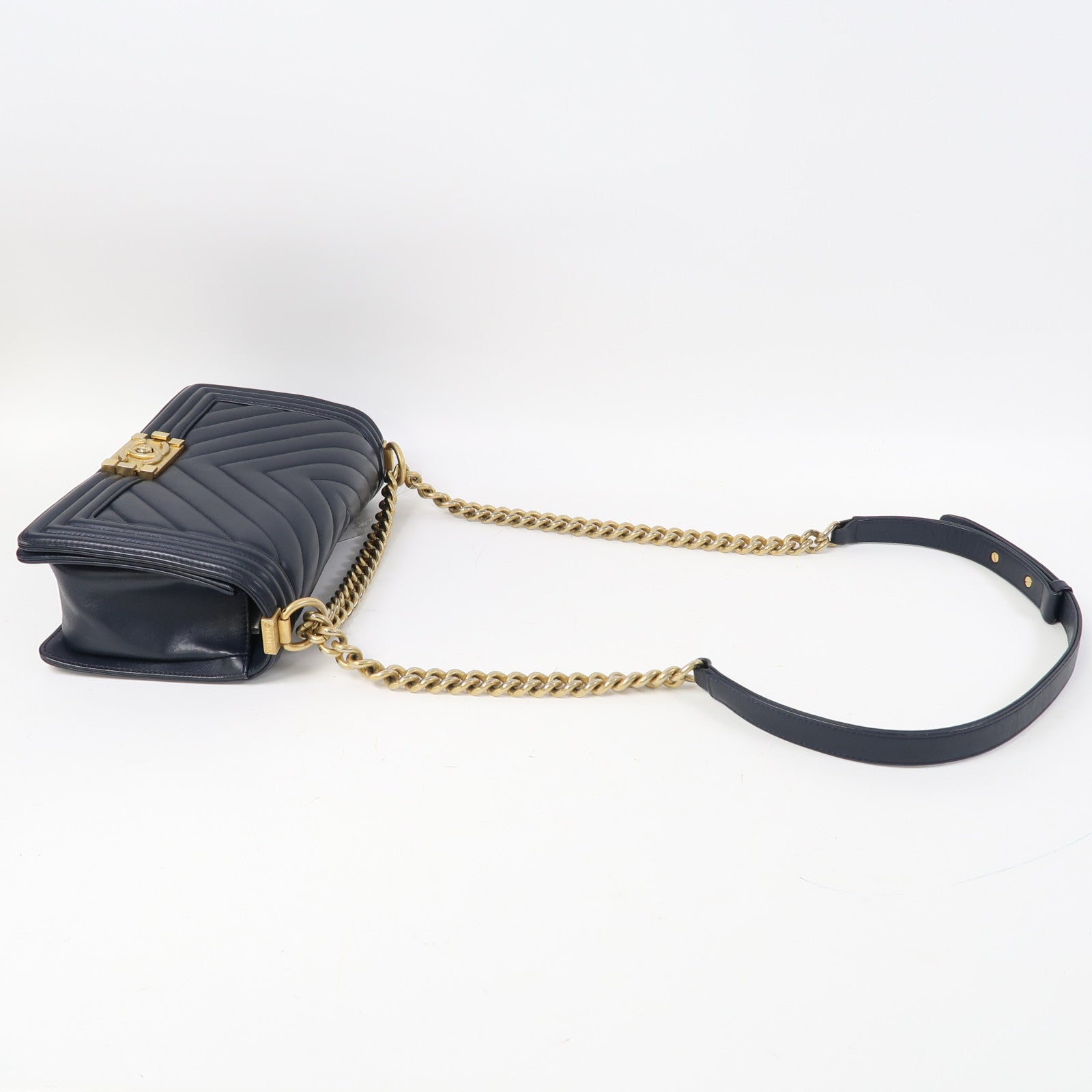 CHANEL 斜紋羊皮皮革Boy金扣鏈帶肩背袋藍色