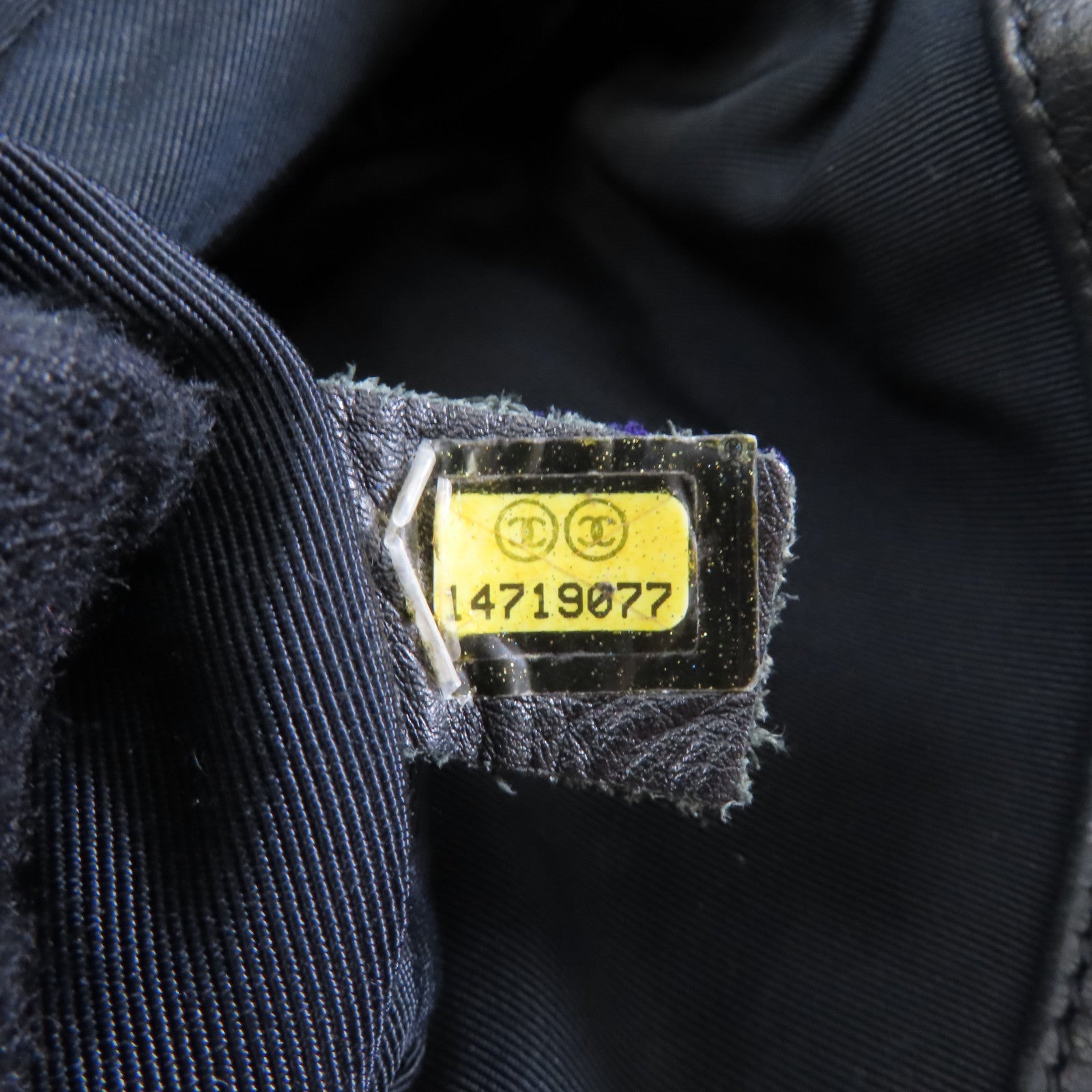 CHANEL 菱格牛皮皮革Shoulder Bag金扣鏈帶肩背袋黑色