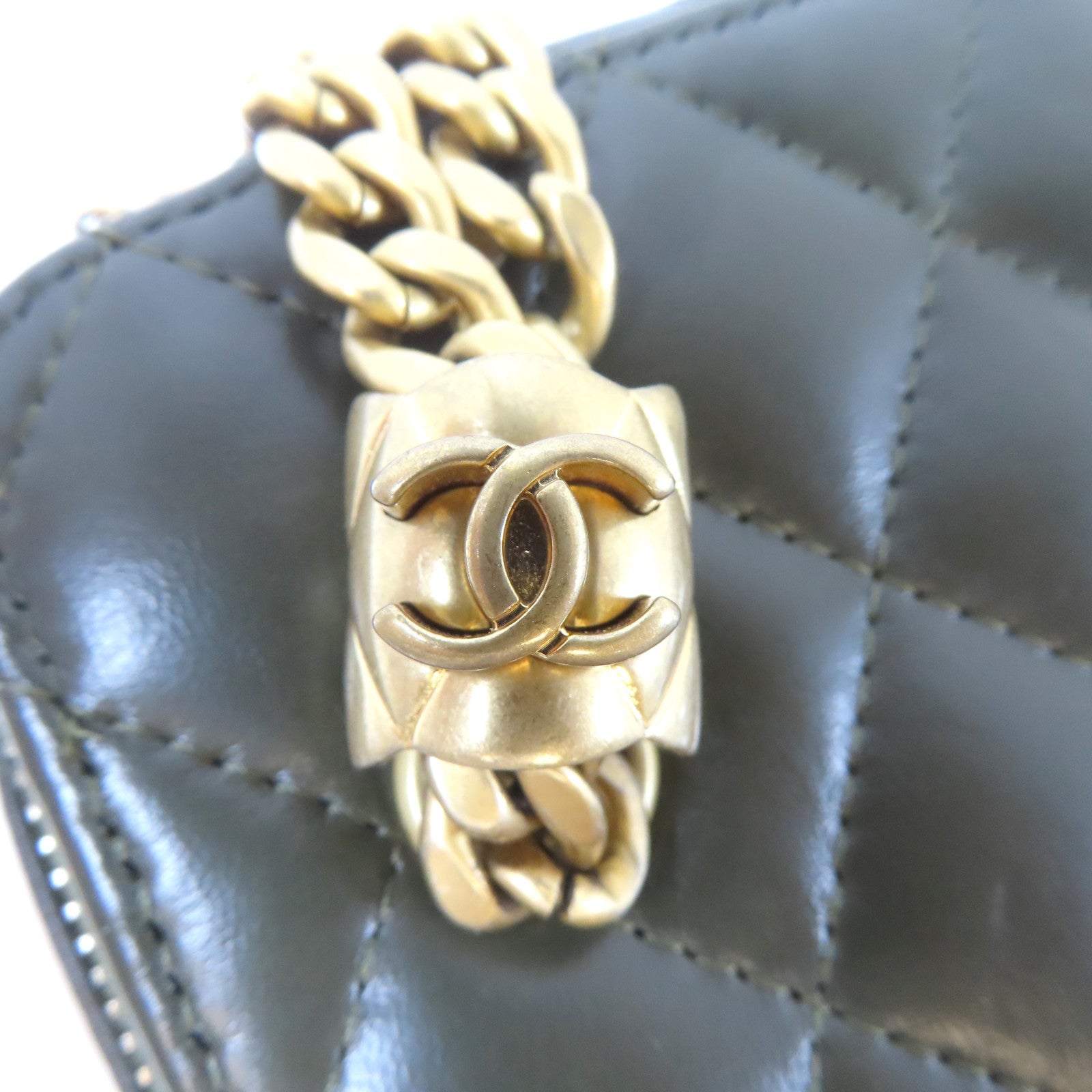 CHANEL 菱格羊皮皮革Vanity Bag金扣鏈帶肩背袋綠色