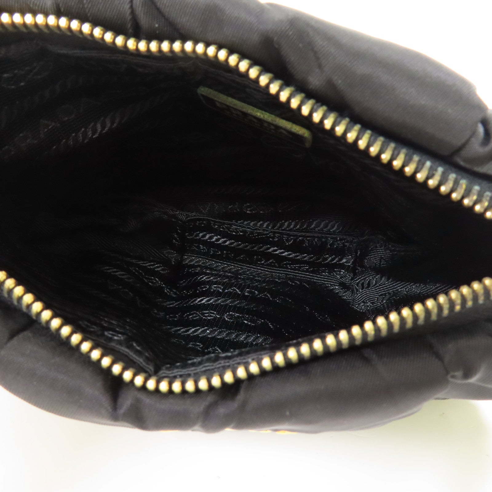 PRADA 尼龍Wrist Pouch金扣手拿包
