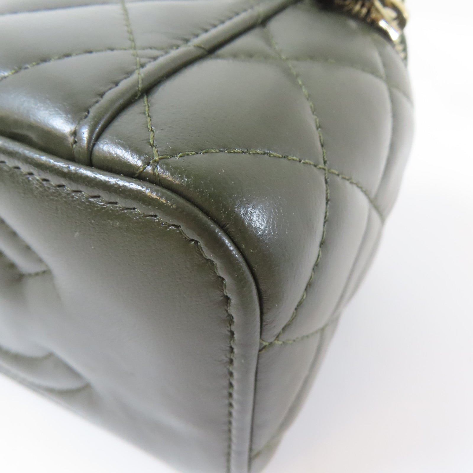 CHANEL 菱格羊皮皮革Vanity Bag金扣鏈帶肩背袋綠色
