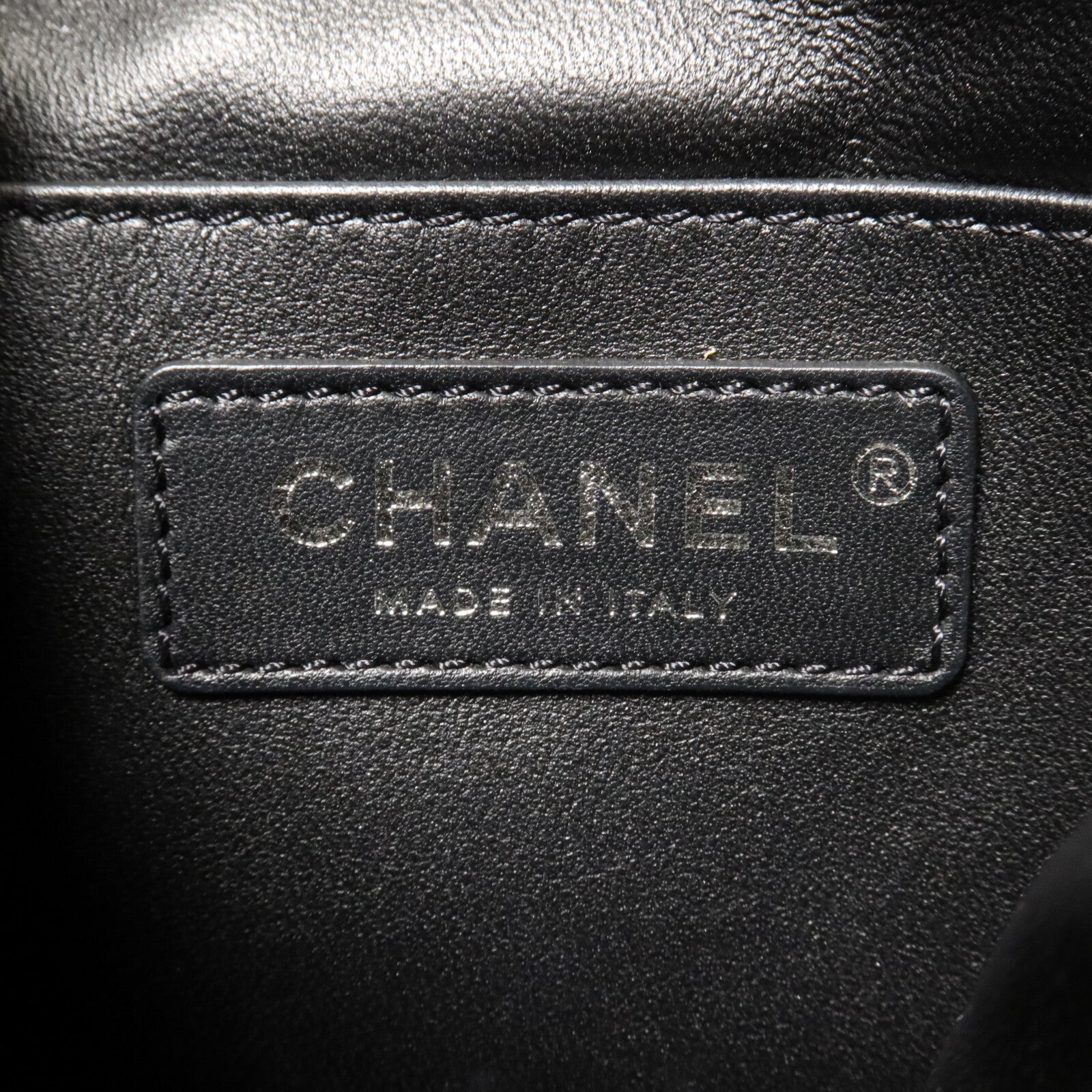 CHANEL 羊皮皮革Mini Bucket Bag鏈帶肩背袋