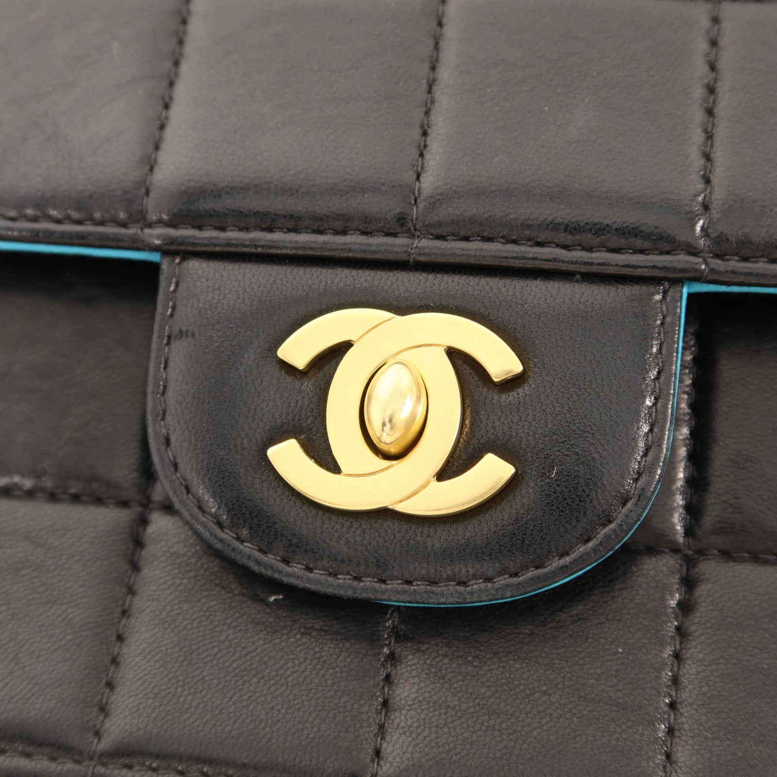 CHANEL 羊皮皮革Chocolate Bar Vintage金扣鏈帶肩背袋