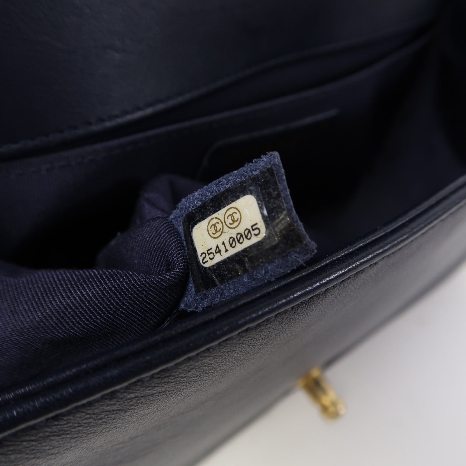 CHANEL 斜紋羊皮皮革Boy金扣鏈帶肩背袋藍色